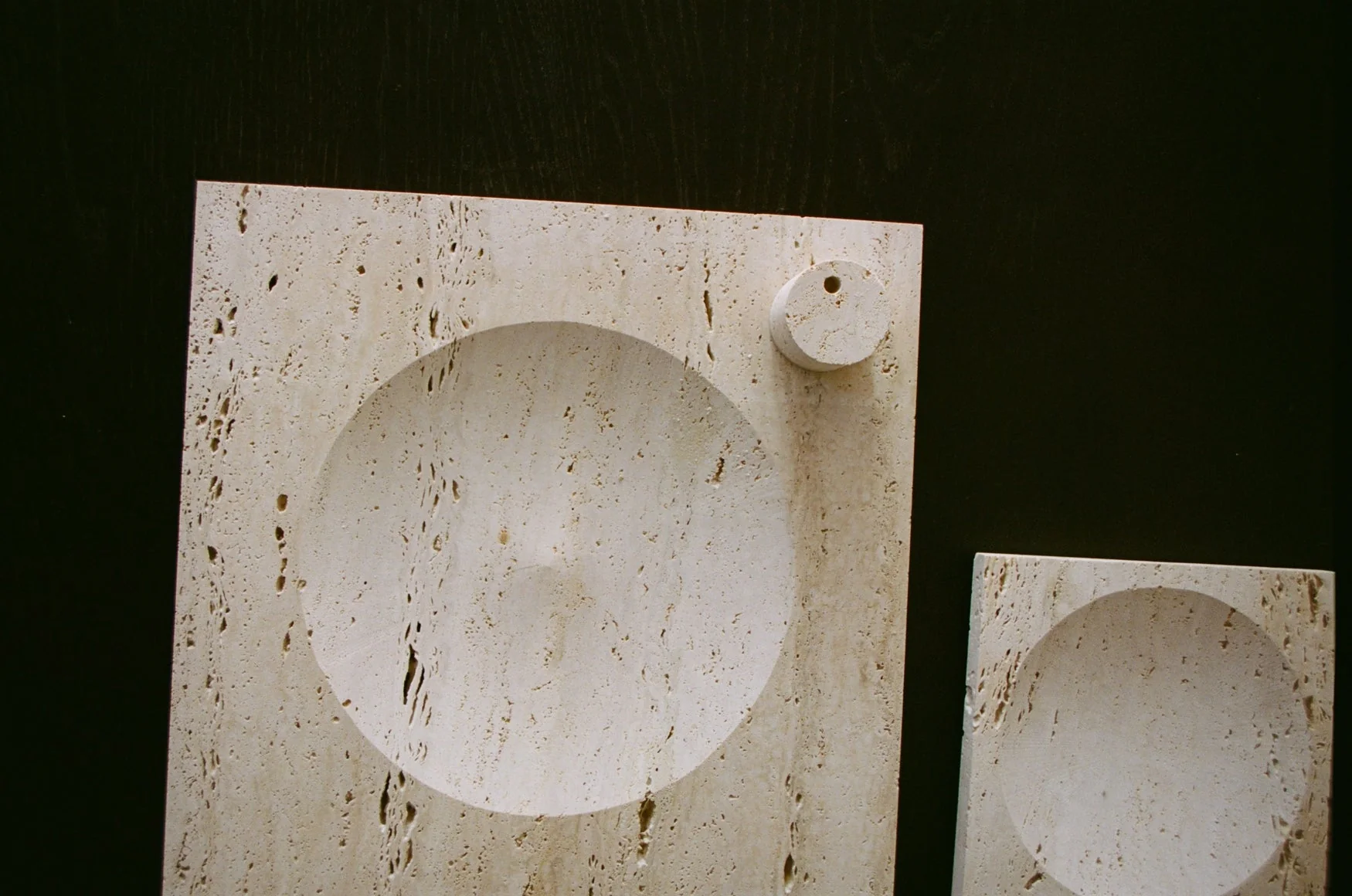 ROHE - Small tray | travertine - Image 5