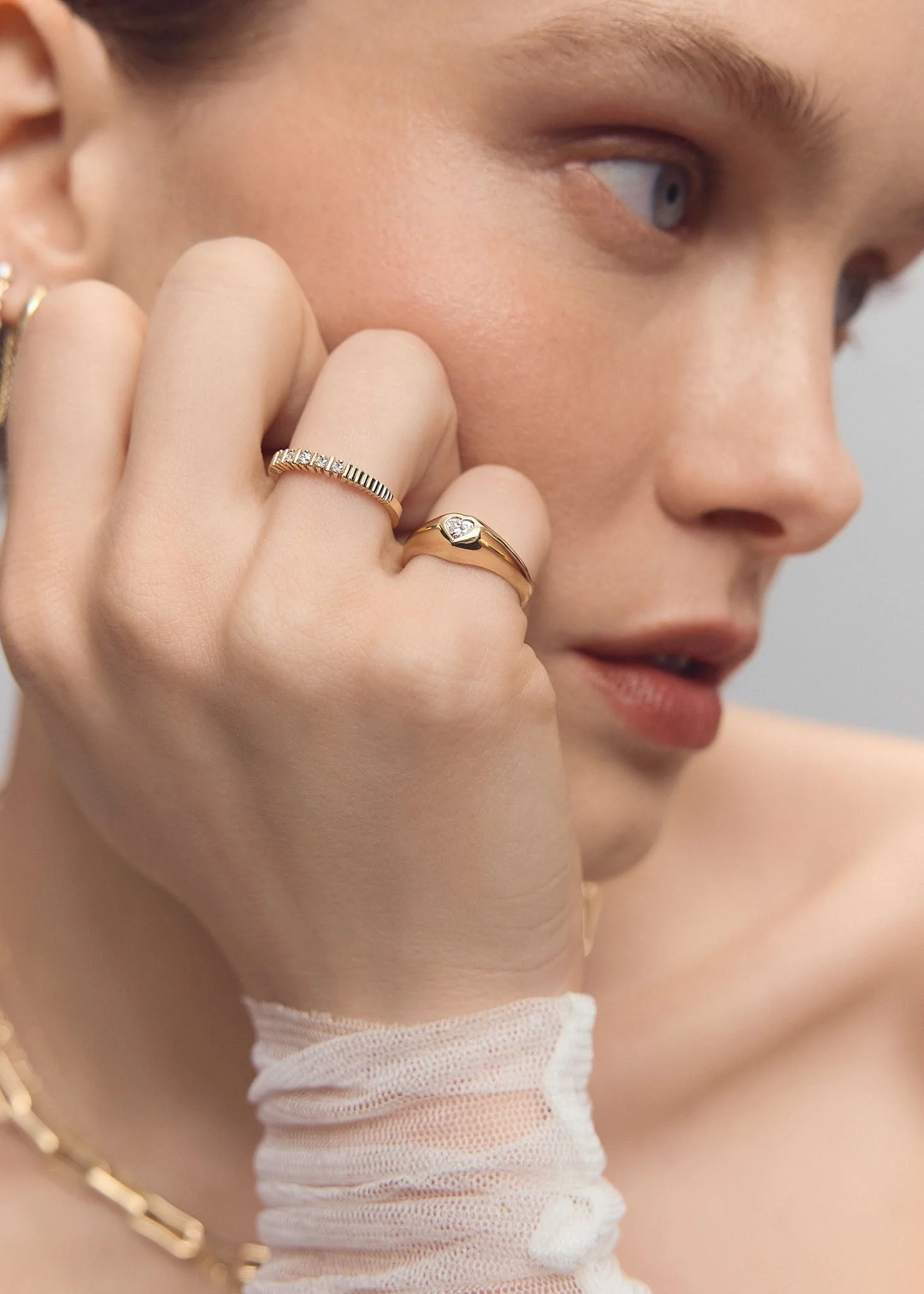 Kinn - Solis Ribbed Five Diamond Ring - Image 4