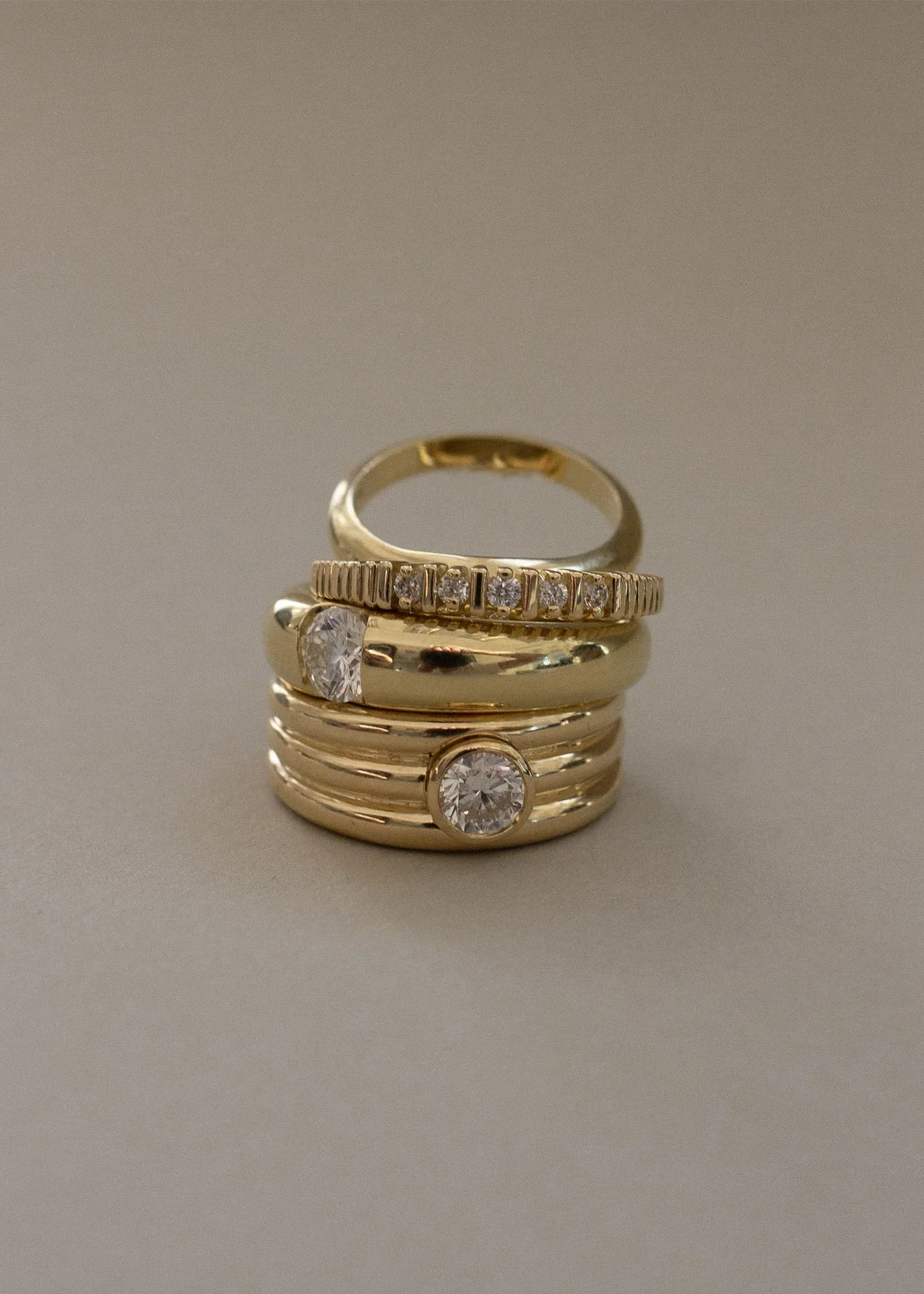 Kinn - Solis Ribbed Five Diamond Ring - Image 8