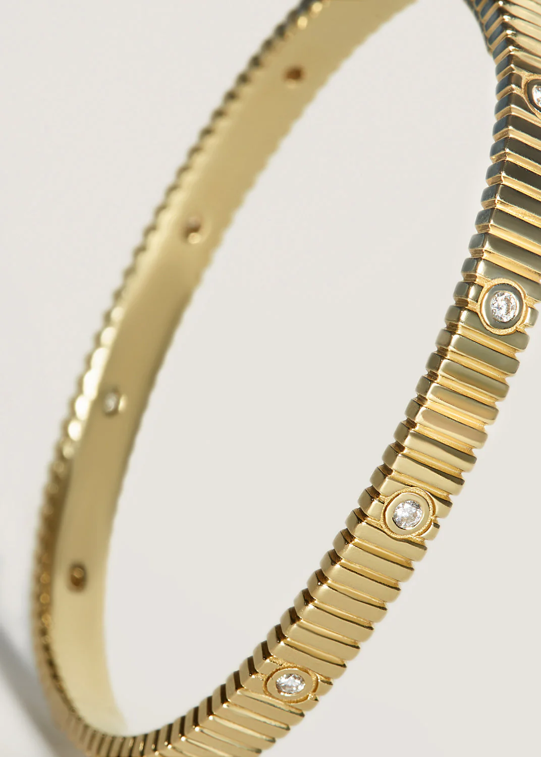 Kinn - Solis Ribbed IV Anniversary Bracelet - Image 5