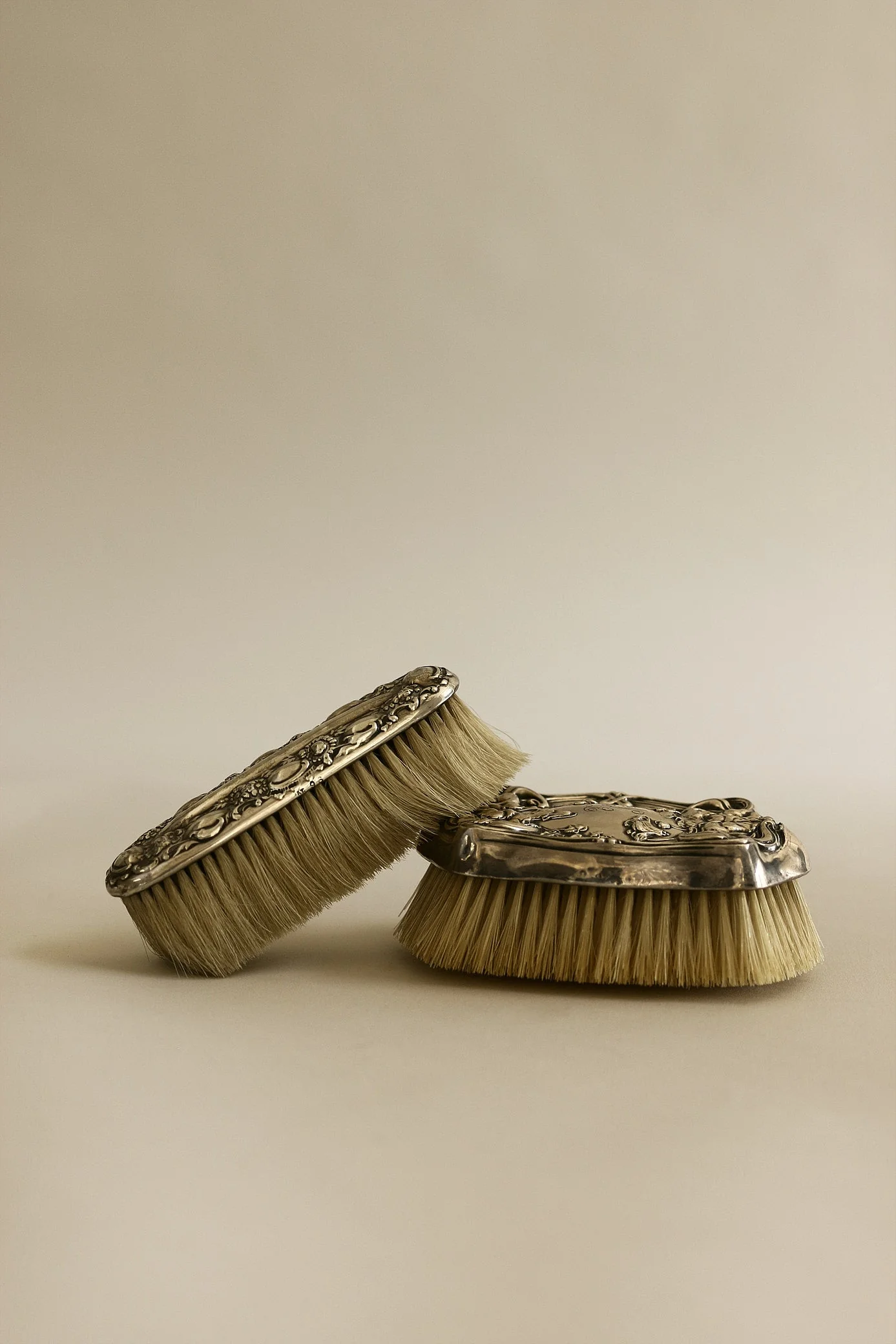 Kinn - Sterling Brush - Image 4