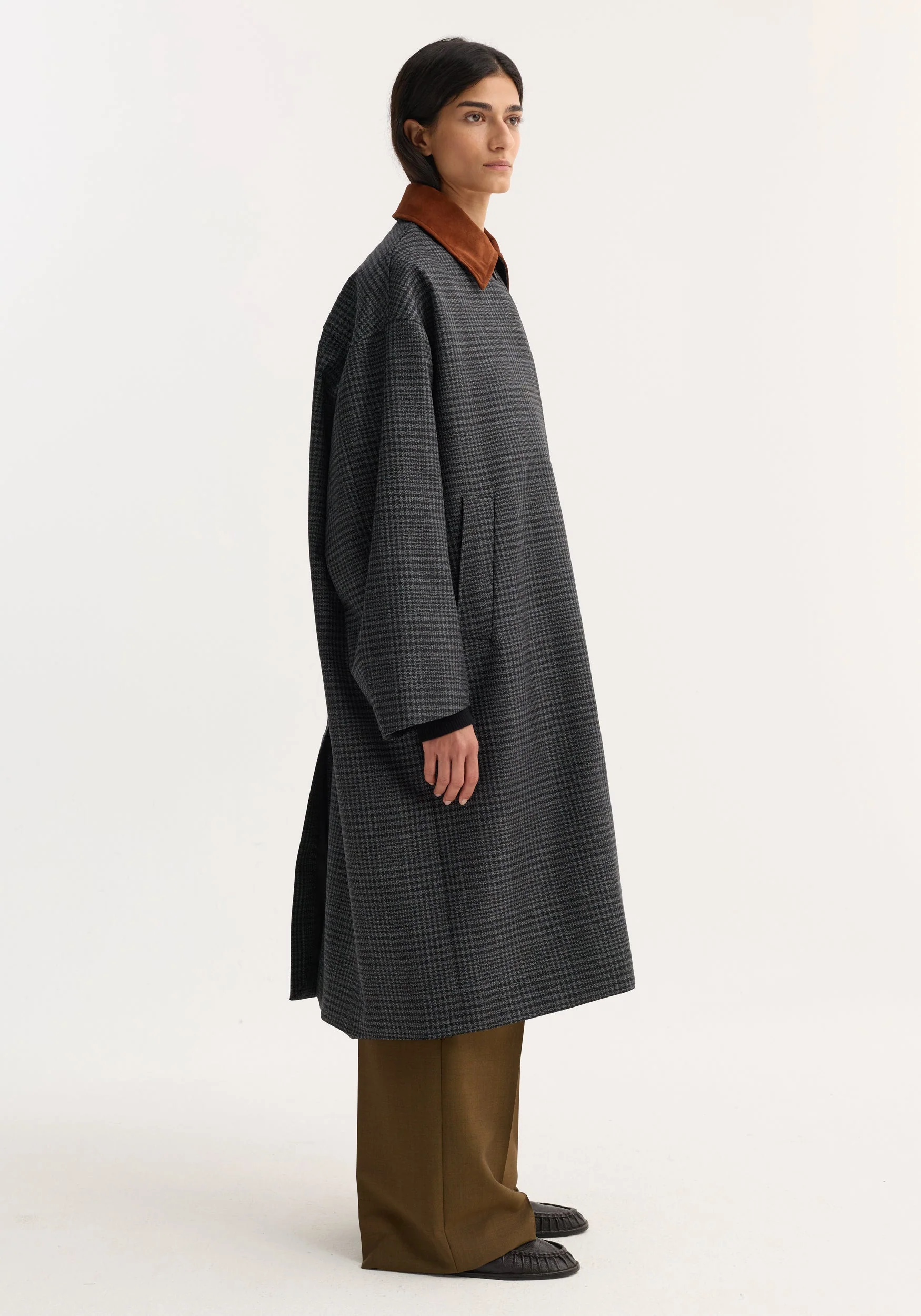 ROHE - Suede collar check coat | black / grey check - Image 4