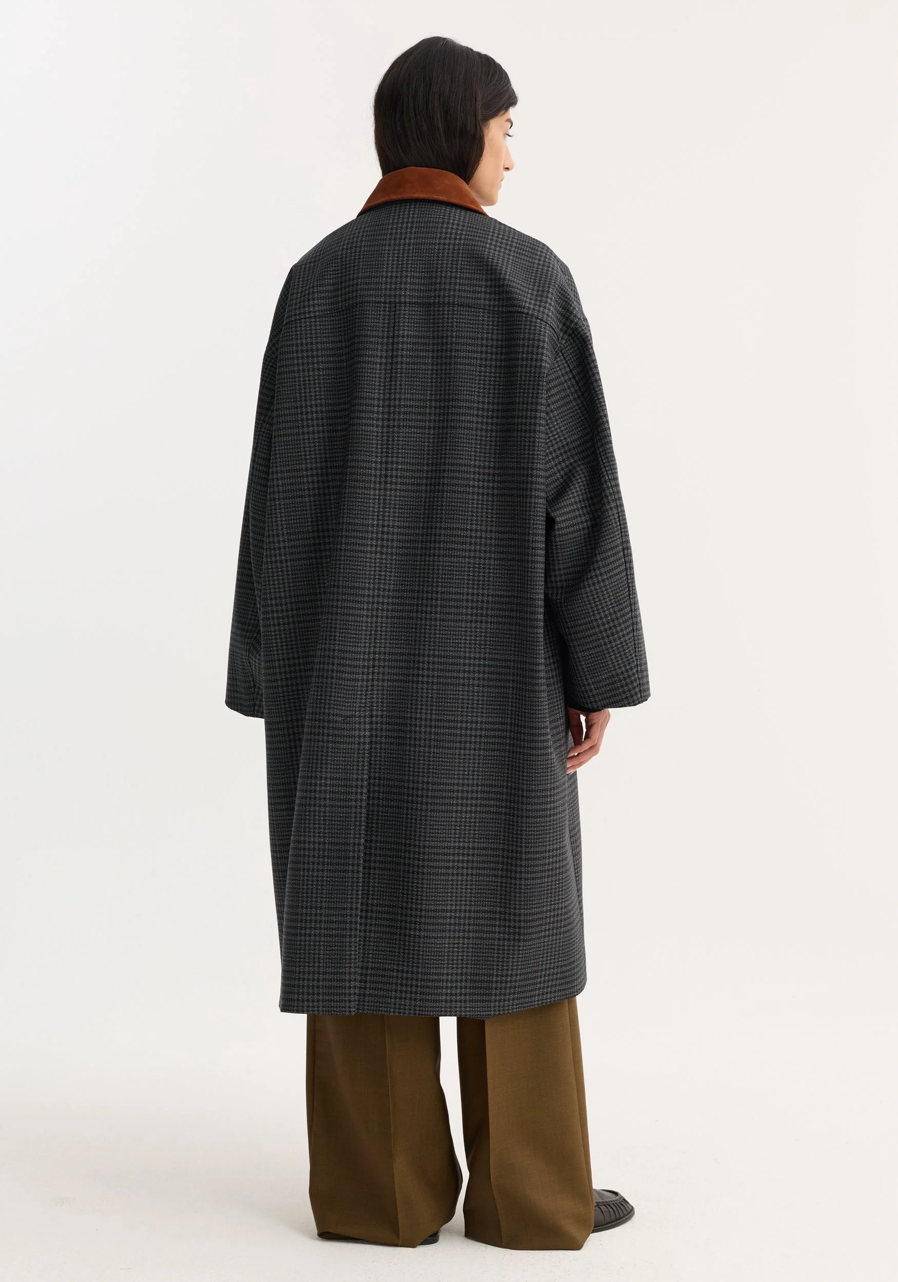 ROHE - Suede collar check coat | black / grey check - Image 6
