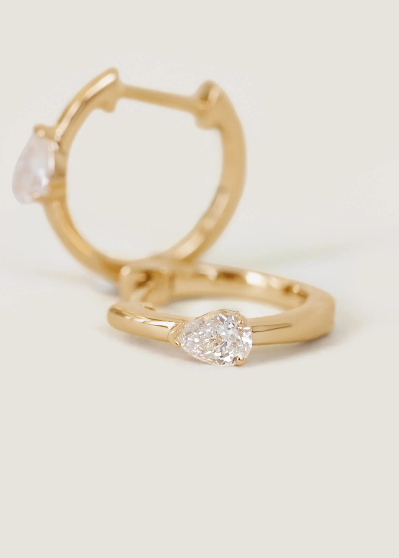 Kinn - Teardrop Huggie Earrings Diamond - Image 6