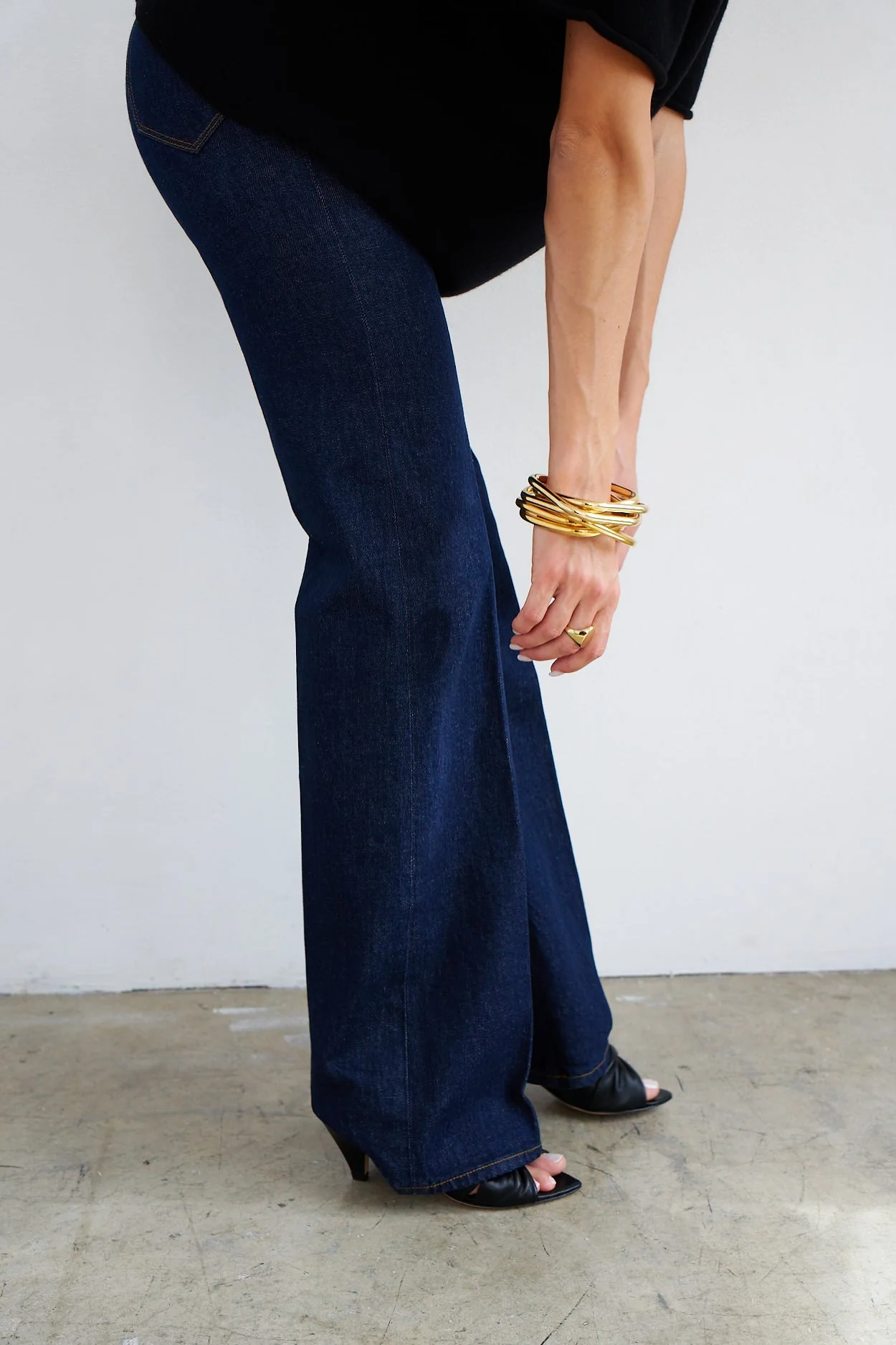 Jamie Haller - The Crease Jean in Raw Rinse - Image 5