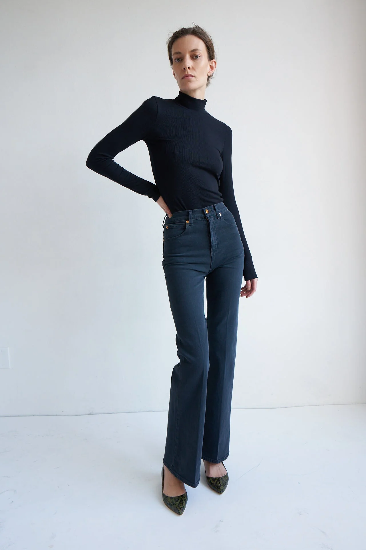 Jamie Haller - The Crease Jean in Washed Grey - Image 10
