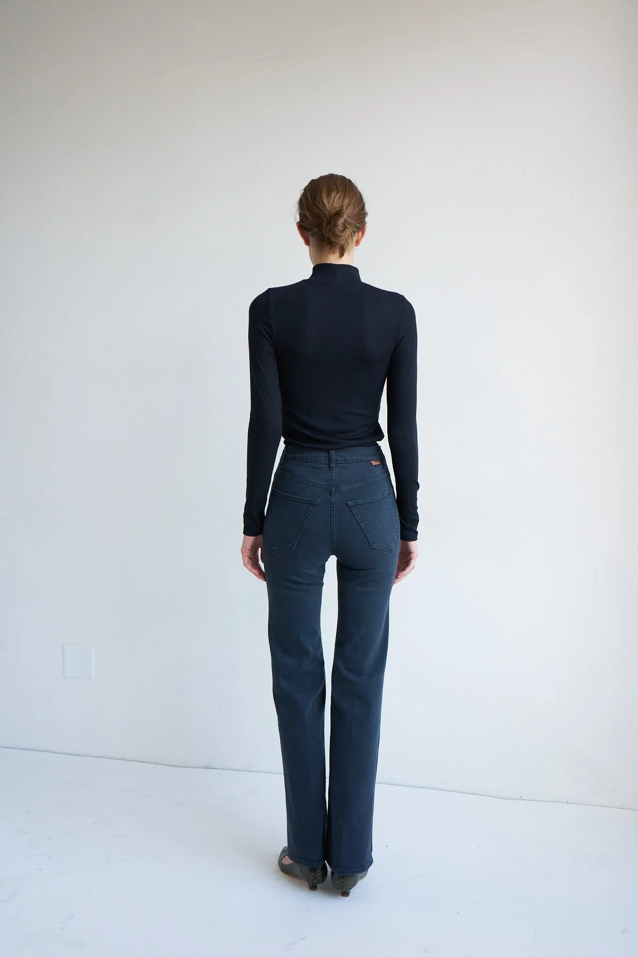 Jamie Haller - The Crease Jean in Washed Grey - Image 12