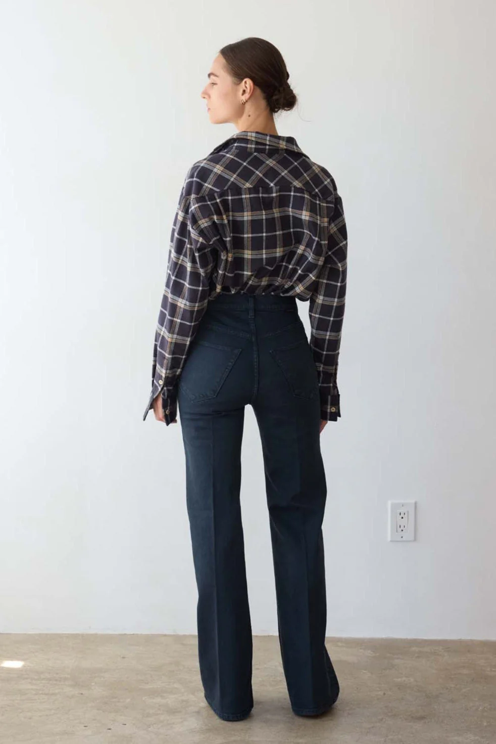 Jamie Haller - The Crease Jean in Washed Grey - Image 4