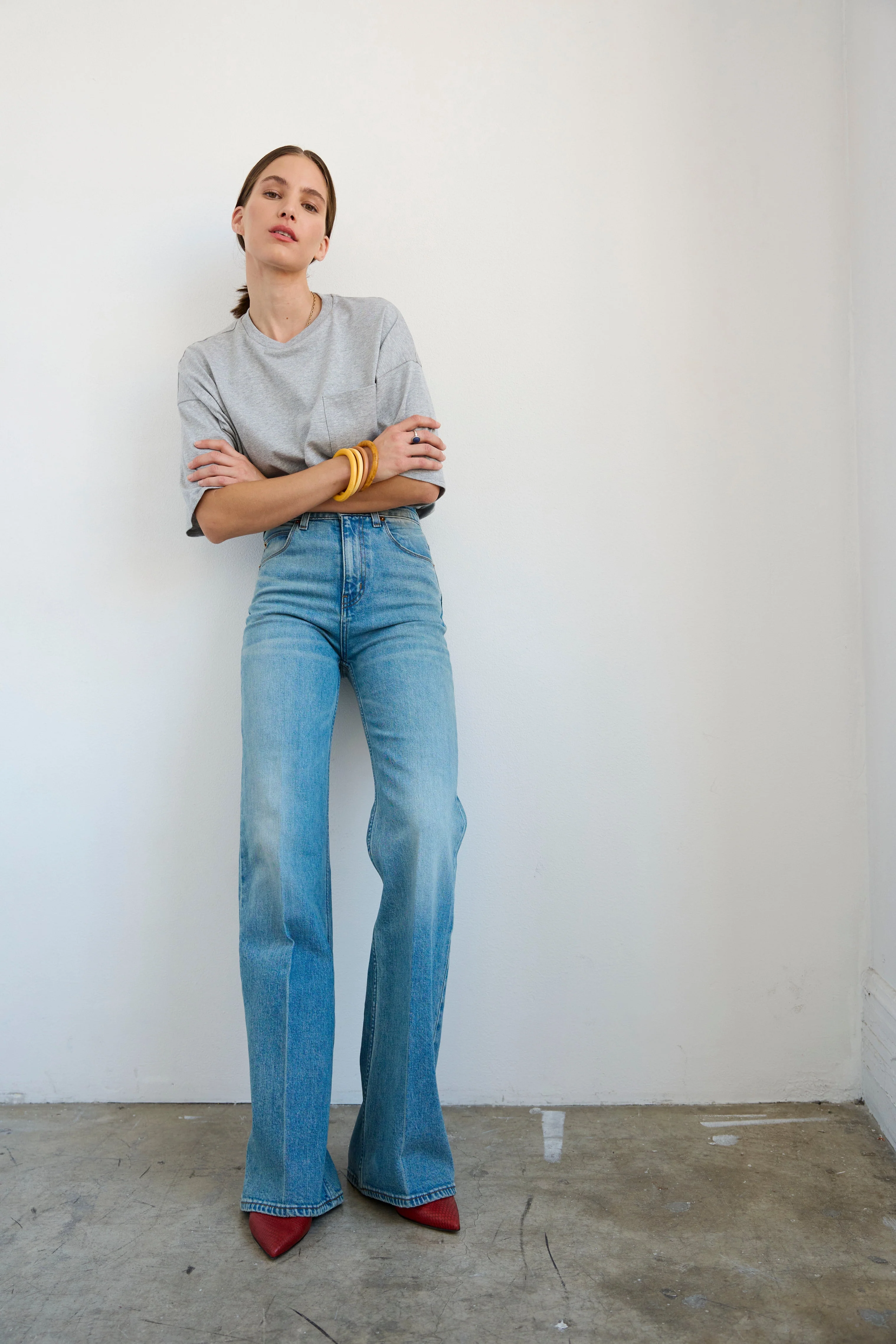Jamie Haller - The Crease Jean in Worn Indigo - Image 16