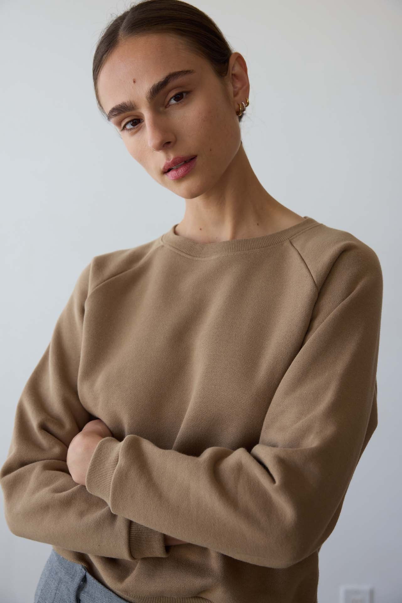 Jamie Haller - The Daily Sweatshirt in Camel - Image 17