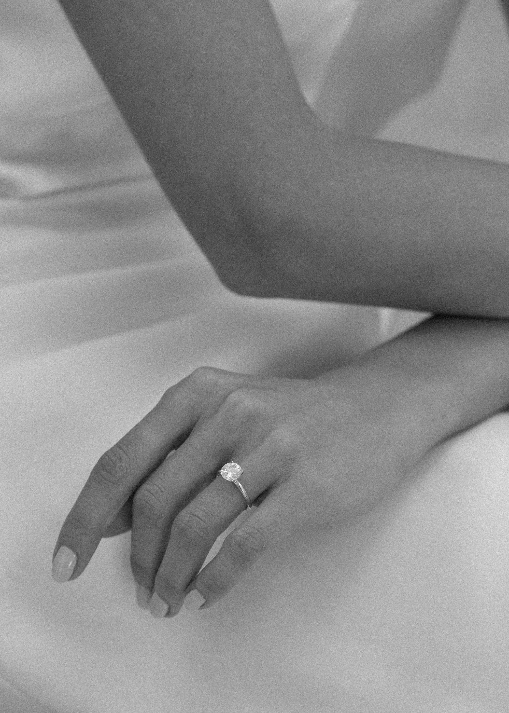 Kinn - Elizabeth Round Ring Natural Diamond - Image 4