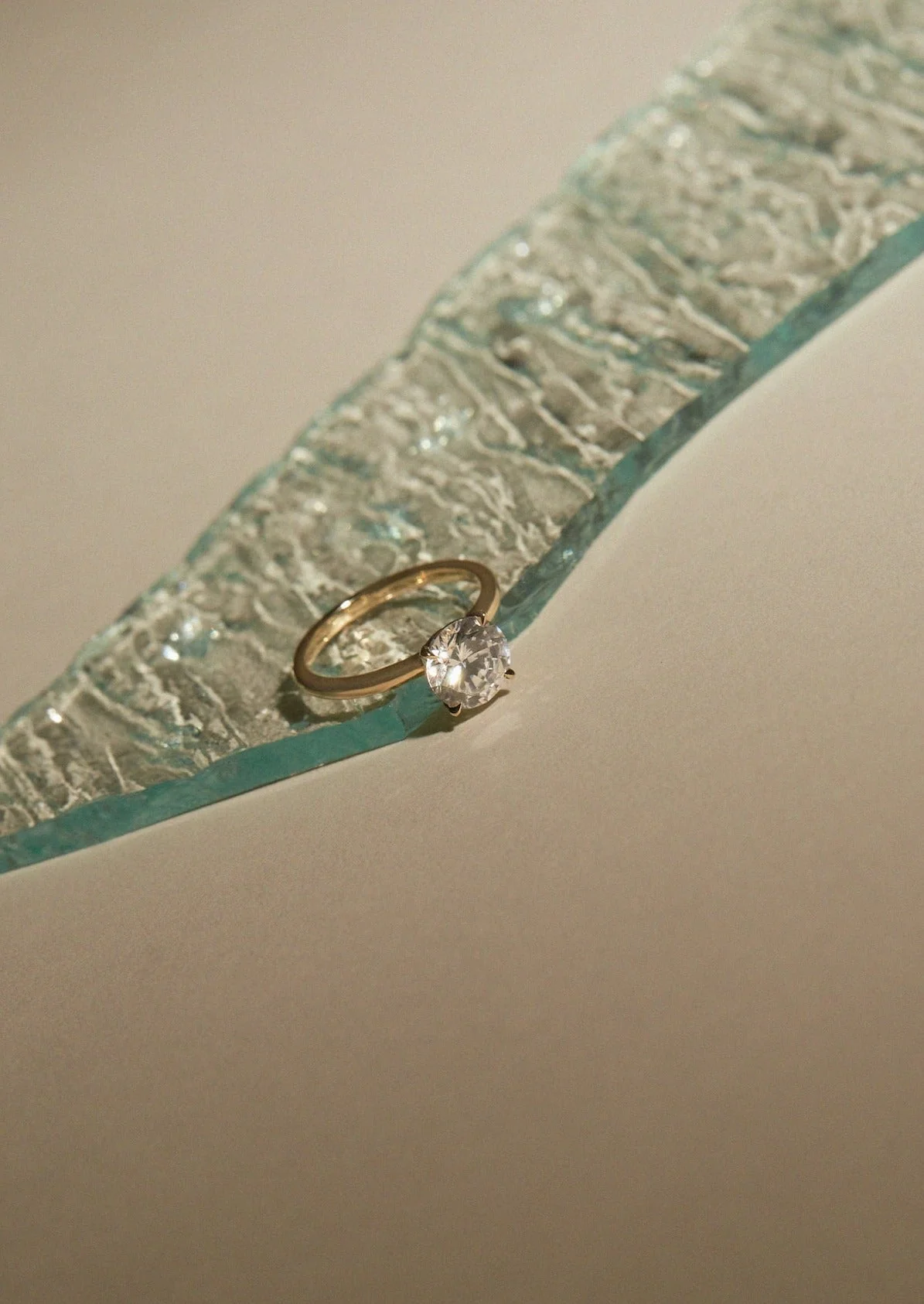 Kinn - Elizabeth Round Ring Natural Diamond - Image 9