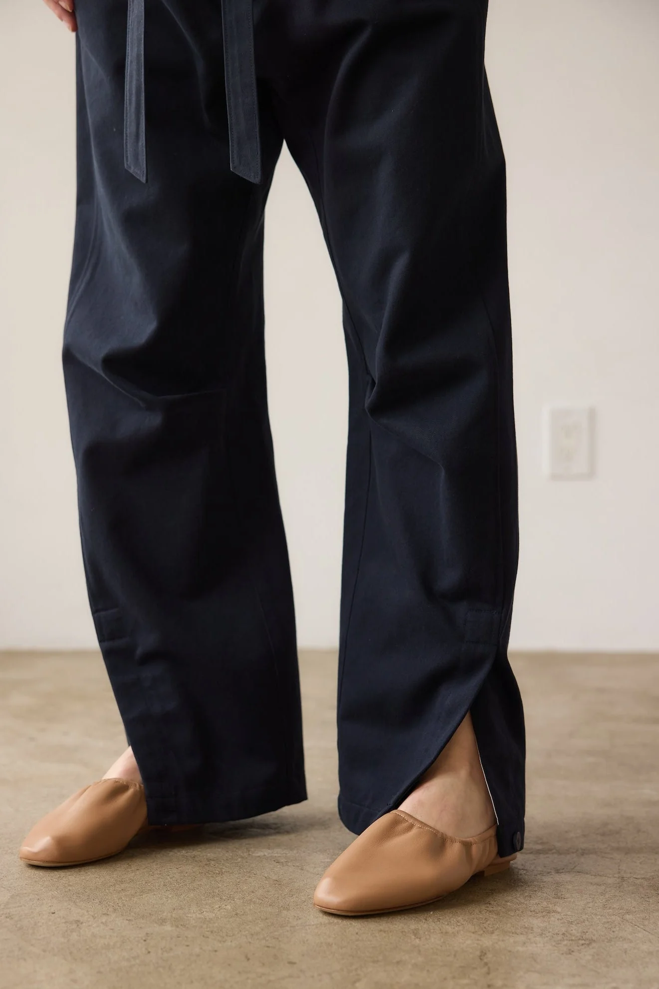Jamie Haller - The Everything Pant in Navy - Image 24