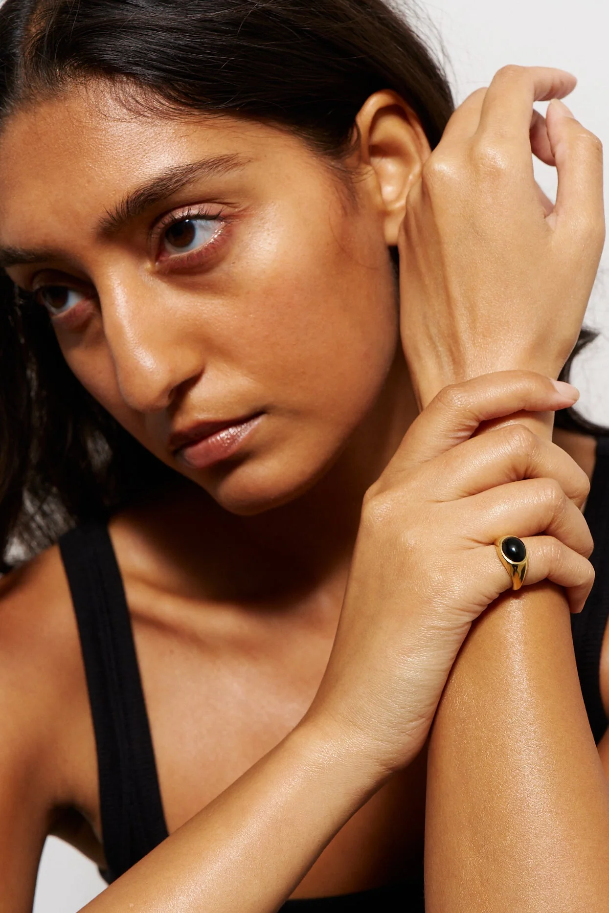 Jamie Haller - The Francis Oval Signet Ring in Onyx - Image 10