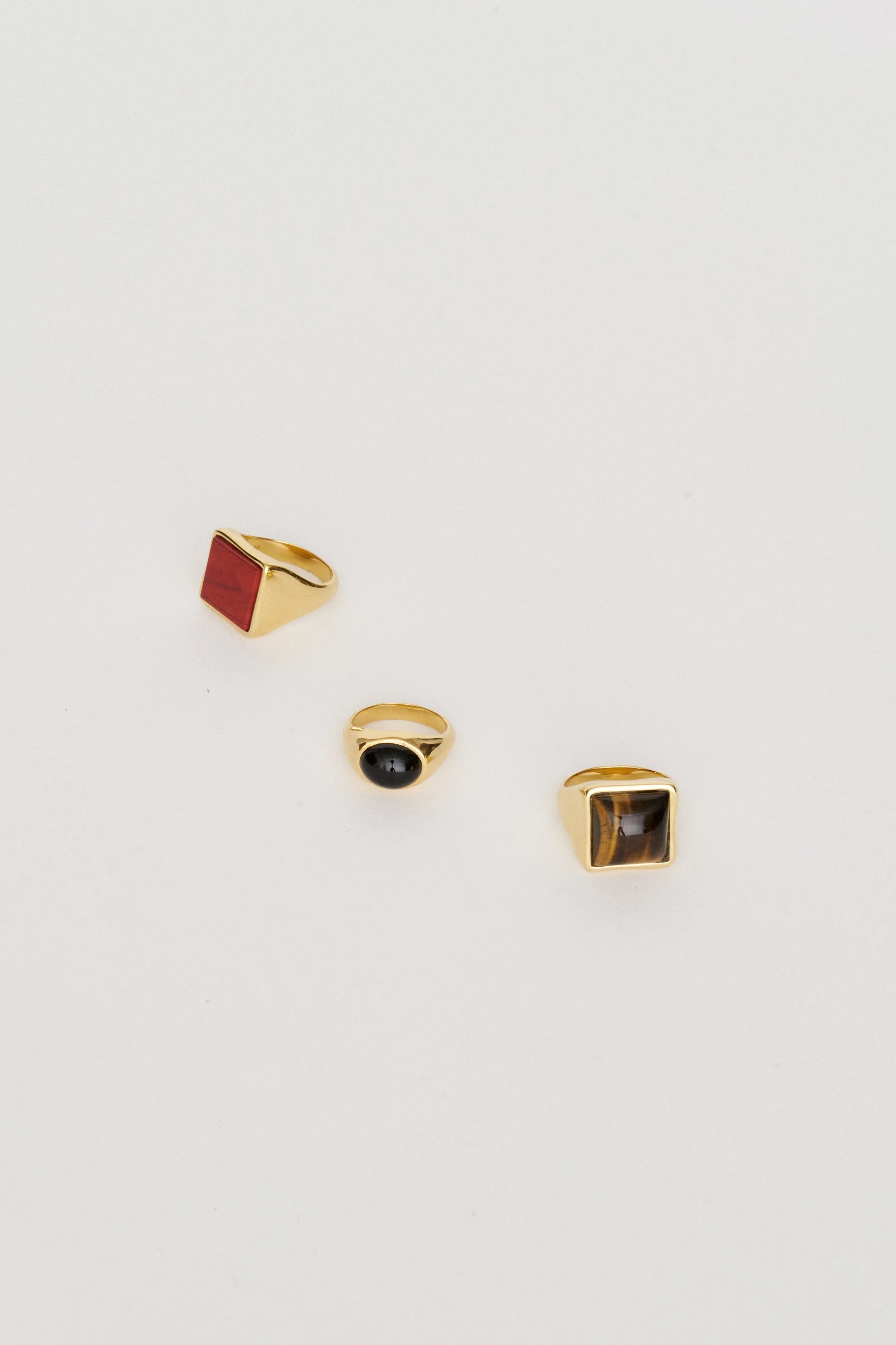 Jamie Haller - The Francis Oval Signet Ring in Onyx - Image 5