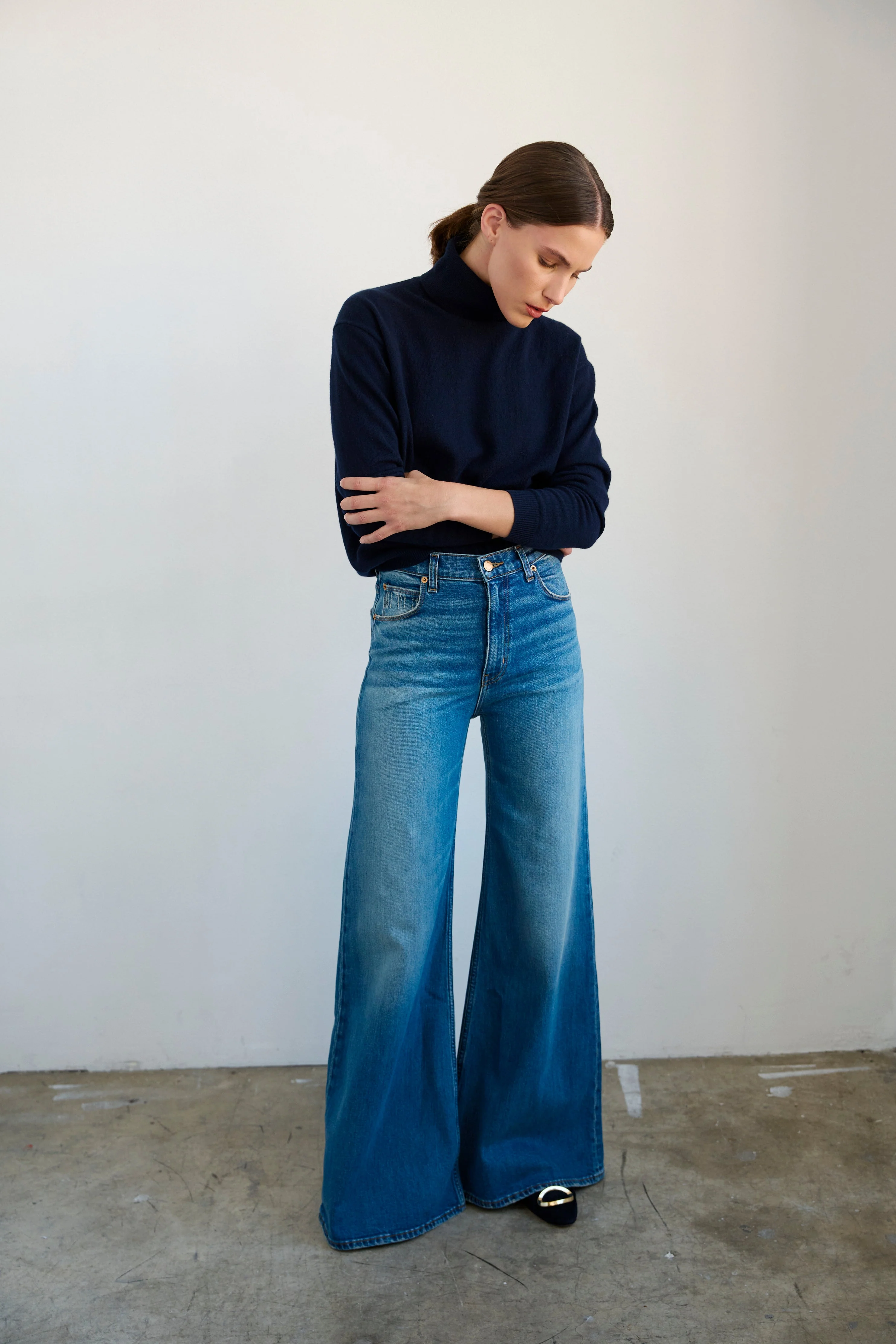Jamie Haller - The Lady in Navy - Image 4