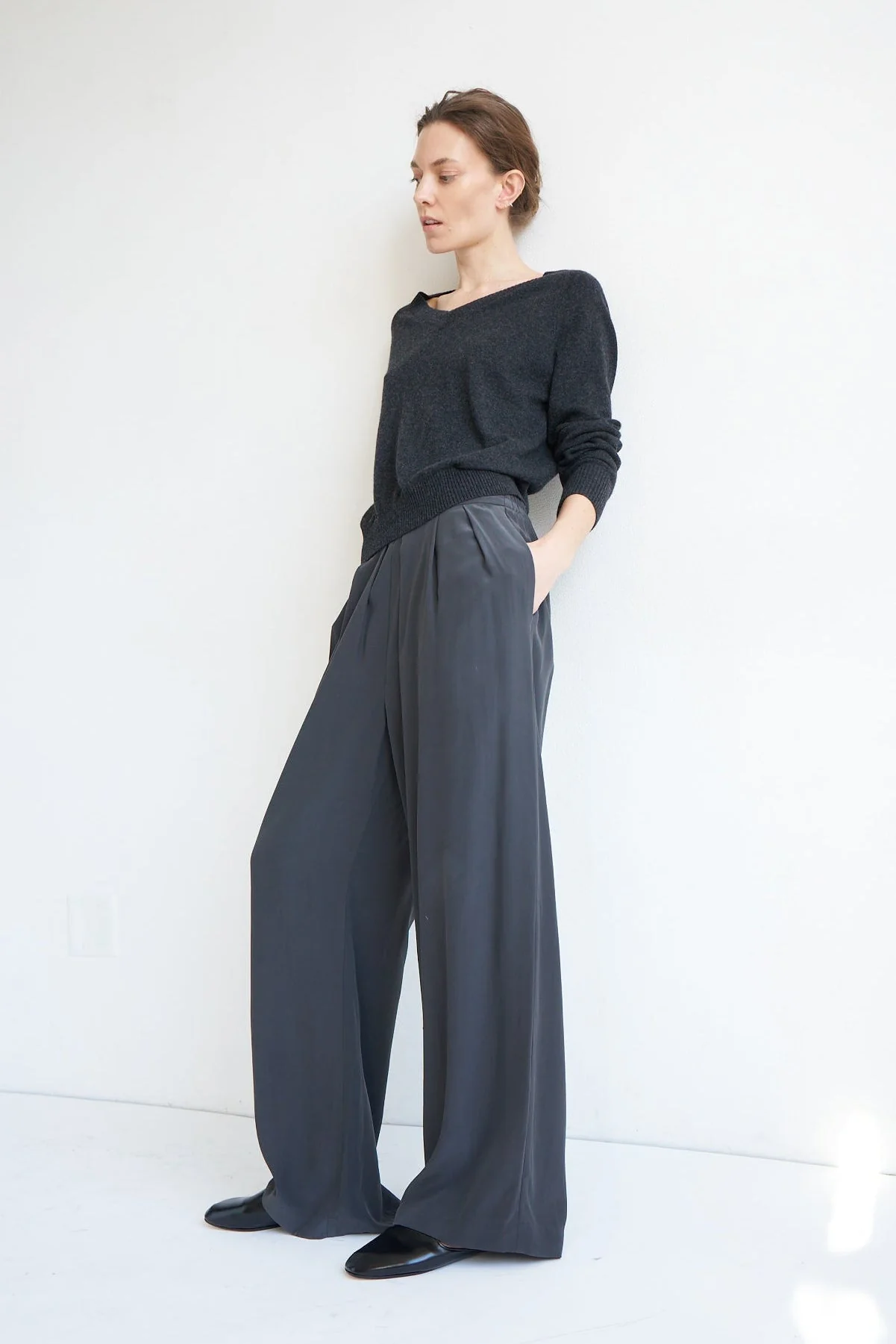 Jamie Haller - The Lounge Pant in Dark Grey - Image 6