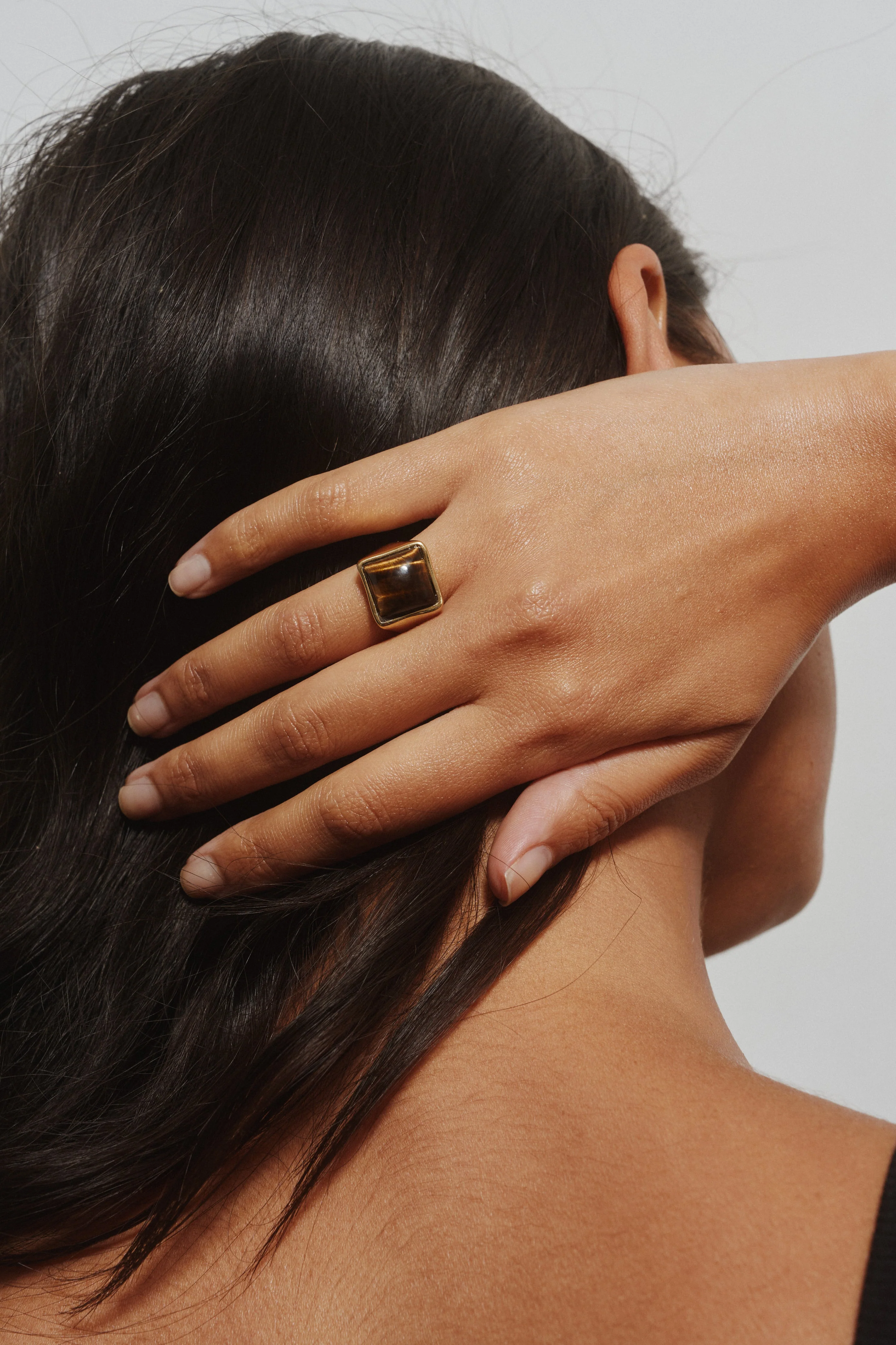 Jamie Haller - The Luques Square Signet Ring in Tigers Eye - Image 10