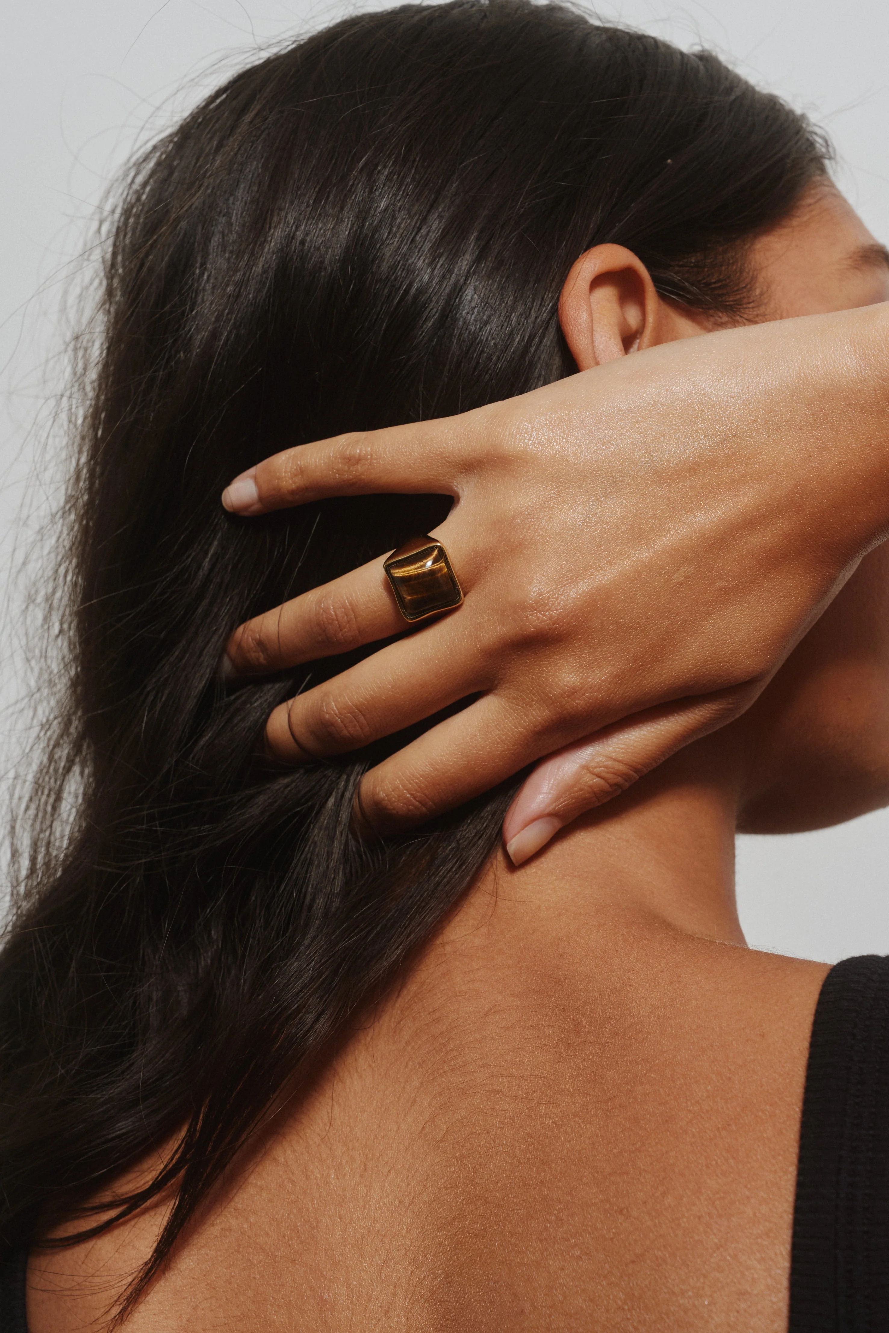 Jamie Haller - The Luques Square Signet Ring in Tigers Eye - Image 9