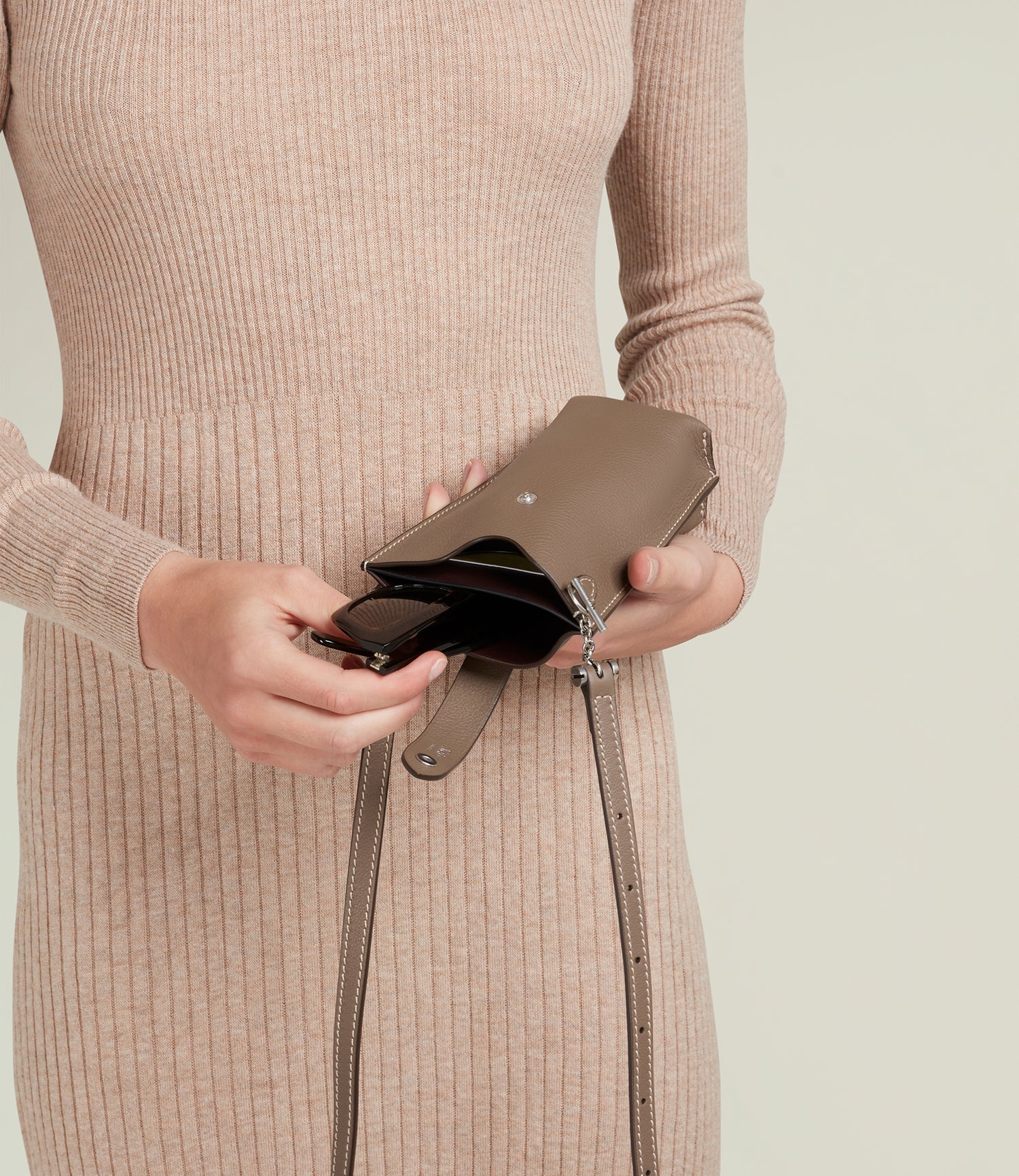 Metier - Minimalist Double Smooth Calfskin Taupe - Image 6