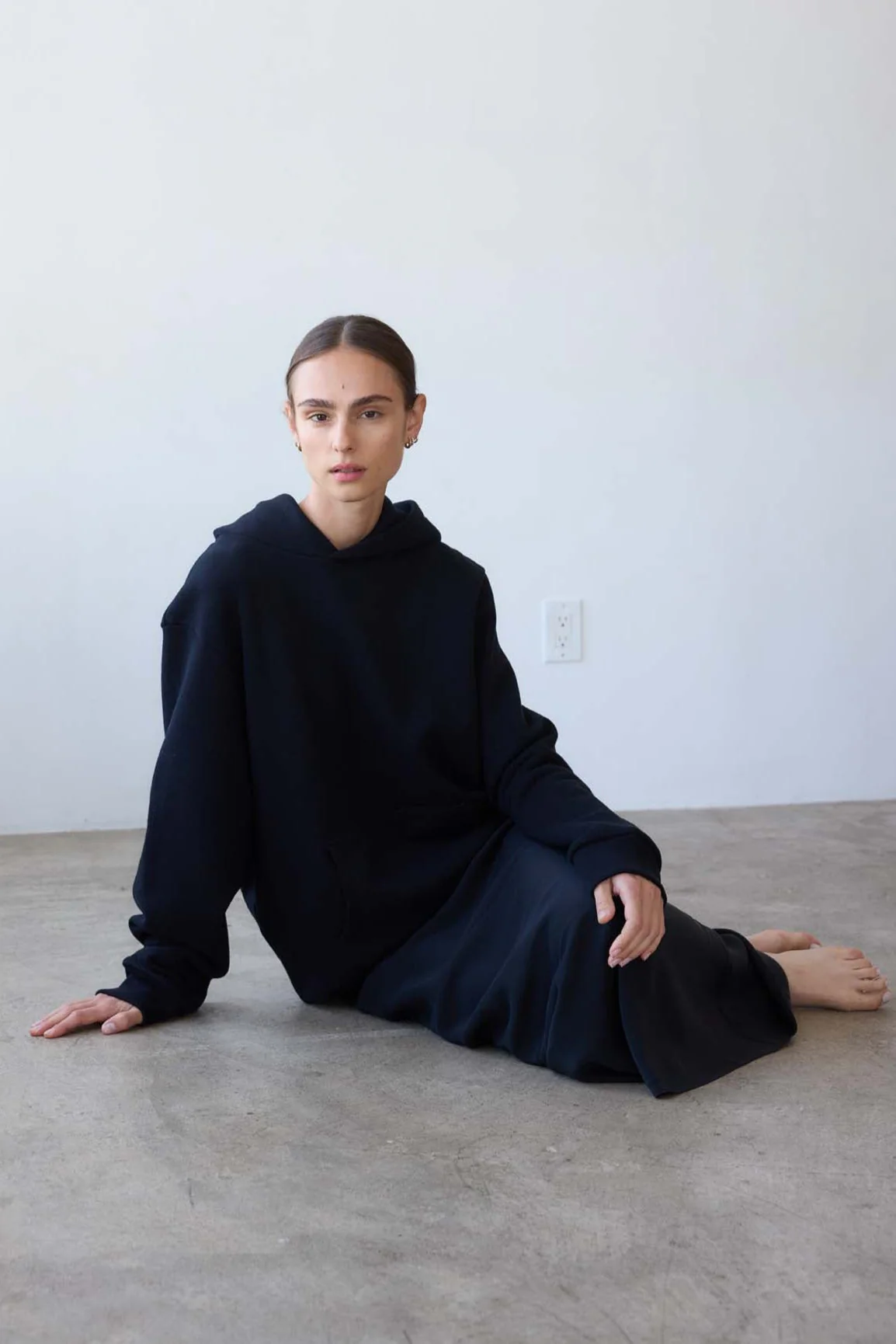 Jamie Haller - The Sweatshirt Skirt in Navy - Image 4