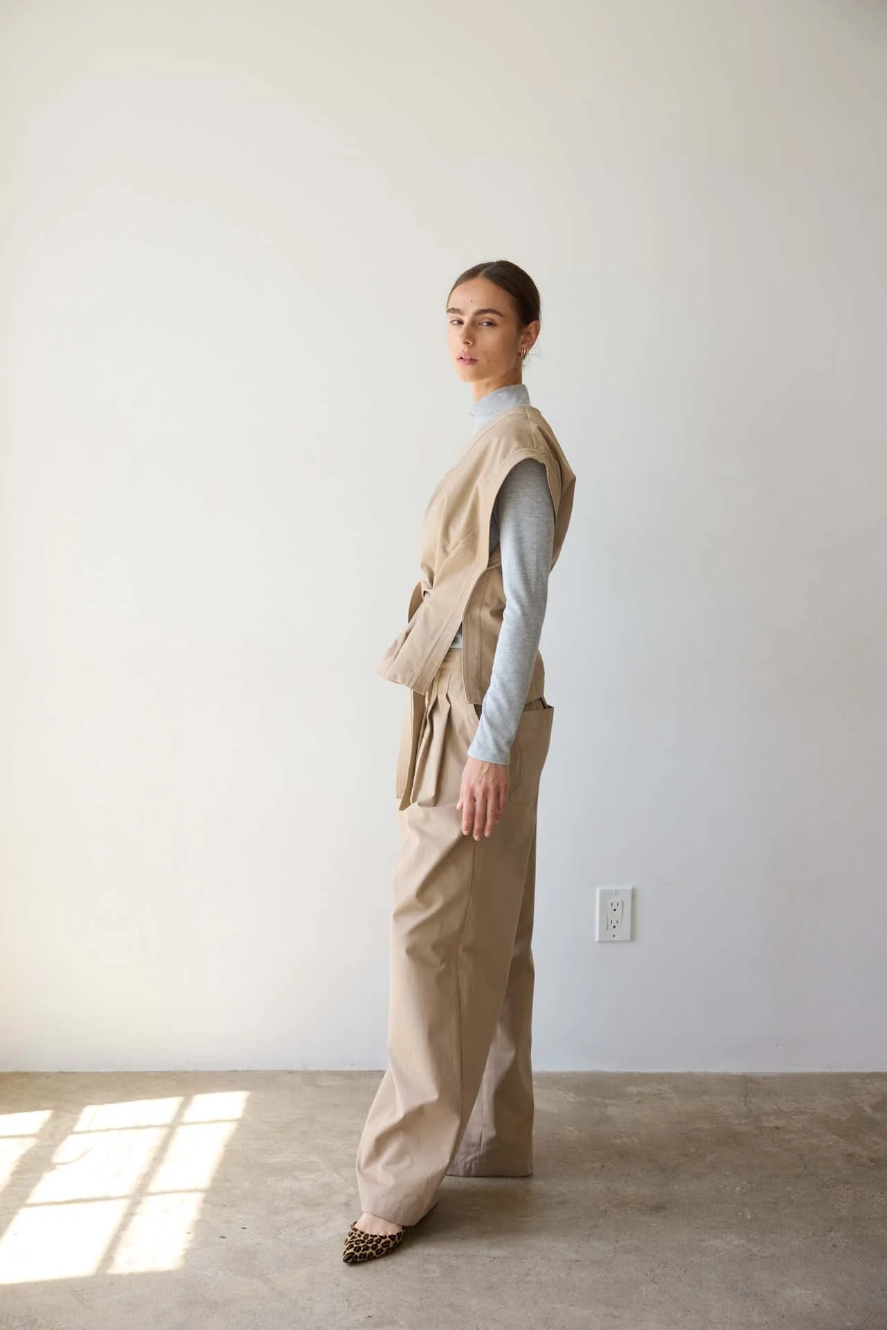 Jamie Haller - The Triple Pleat Pant in Tan - Image 7