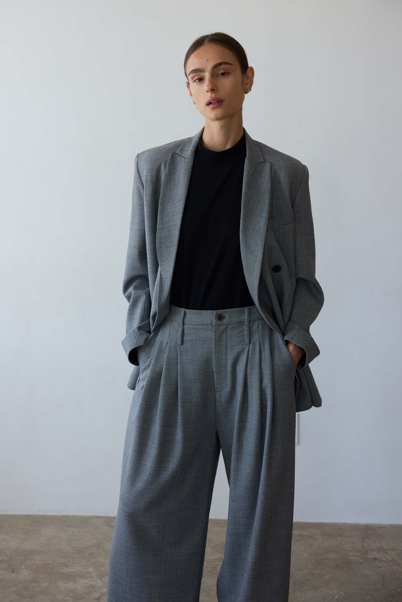 Jamie Haller - The Triple Pleat Trouser in Pepper - Image 4