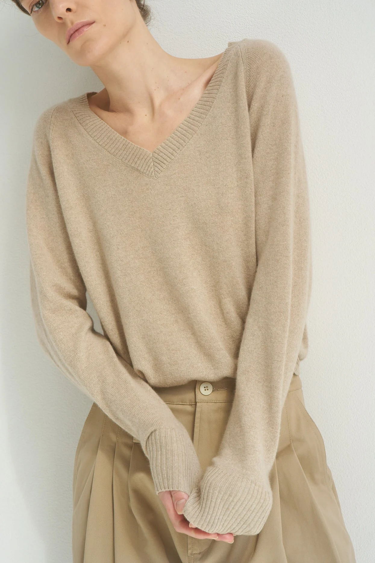 Jamie Haller - The V Fave Cashmere Sweater in Oatmeal - Image 11