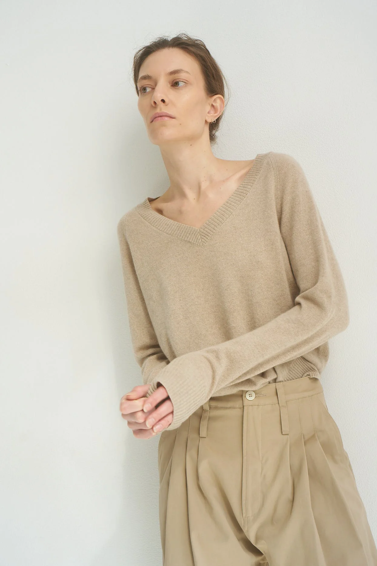 Jamie Haller - The V Fave Cashmere Sweater in Oatmeal - Image 13
