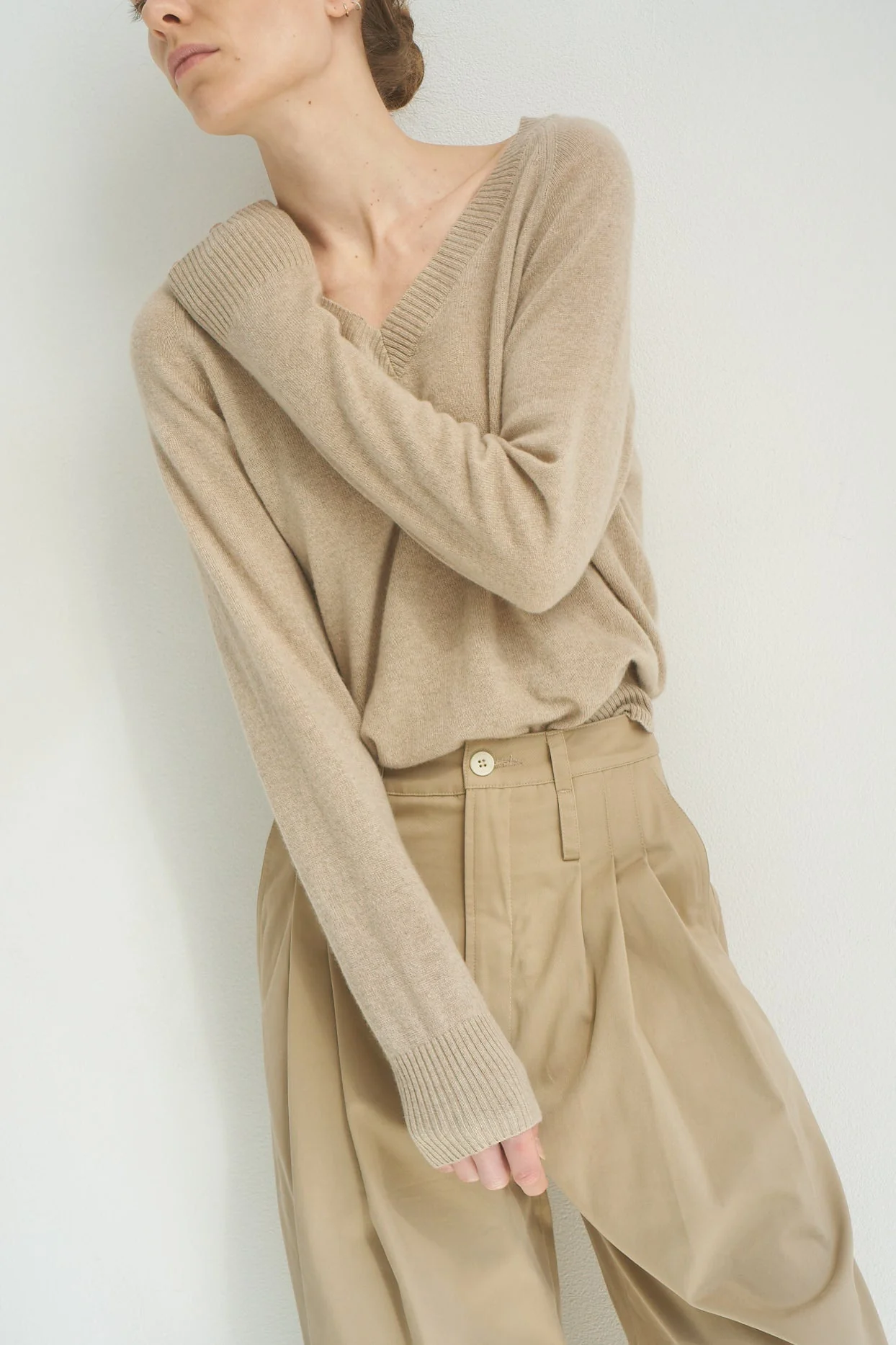 Jamie Haller - The V Fave Cashmere Sweater in Oatmeal - Image 18