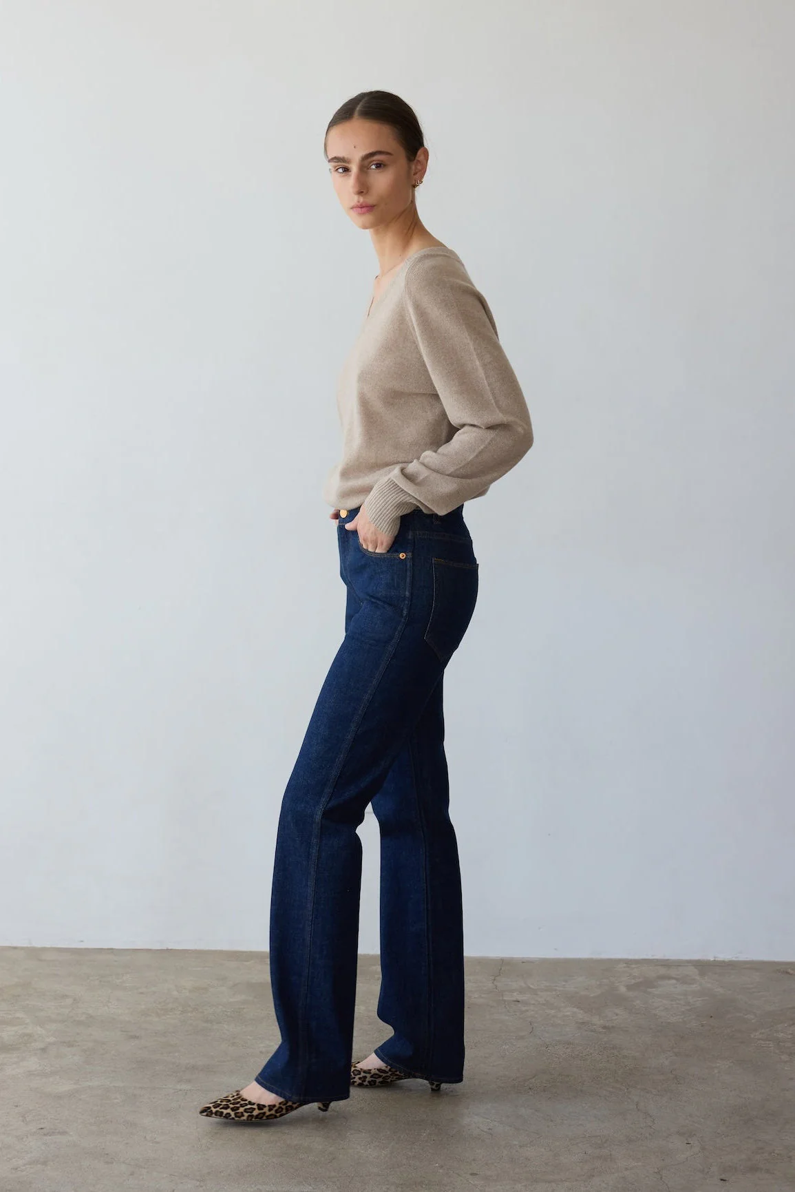 Jamie Haller - The V Fave Cashmere Sweater in Oatmeal - Image 5