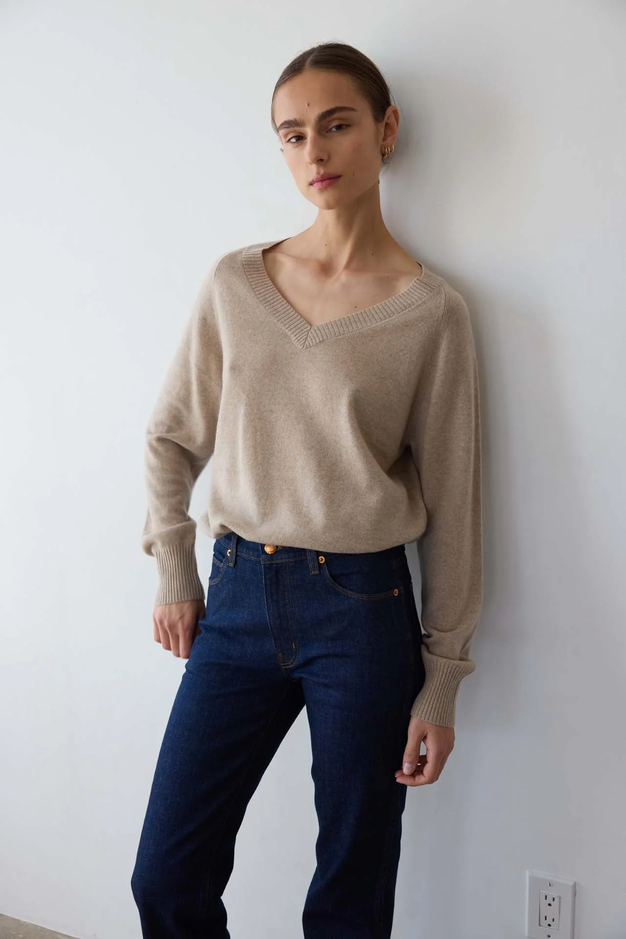 Jamie Haller - The V Fave Cashmere Sweater in Oatmeal - Image 6
