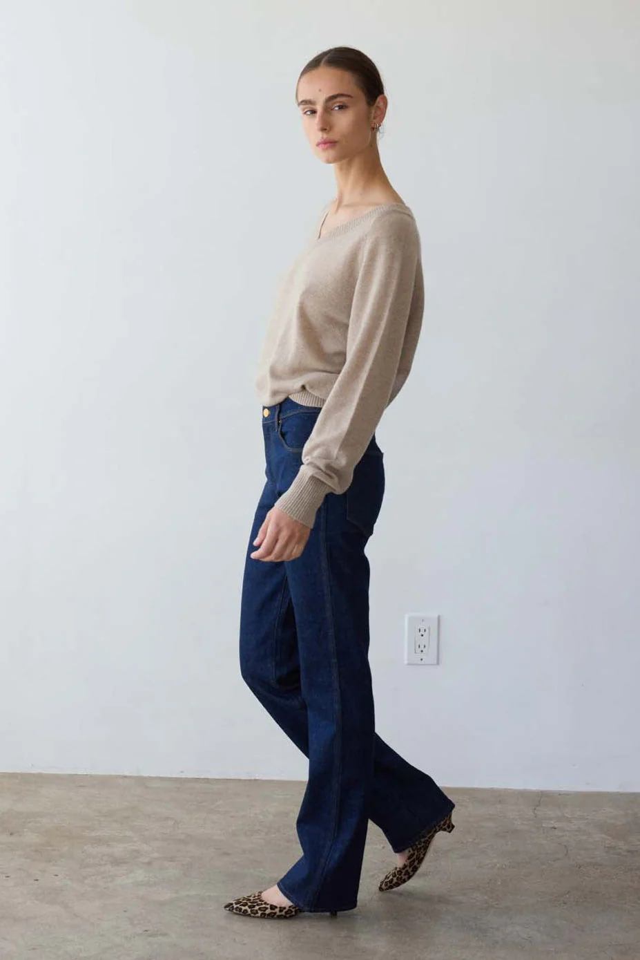Jamie Haller - The V Fave Cashmere Sweater in Oatmeal - Image 7