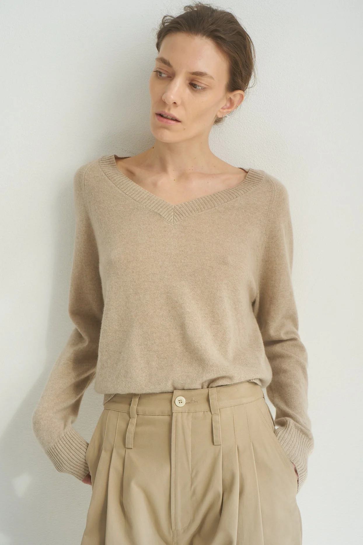 Jamie Haller - The V Fave Cashmere Sweater in Oatmeal - Image 9