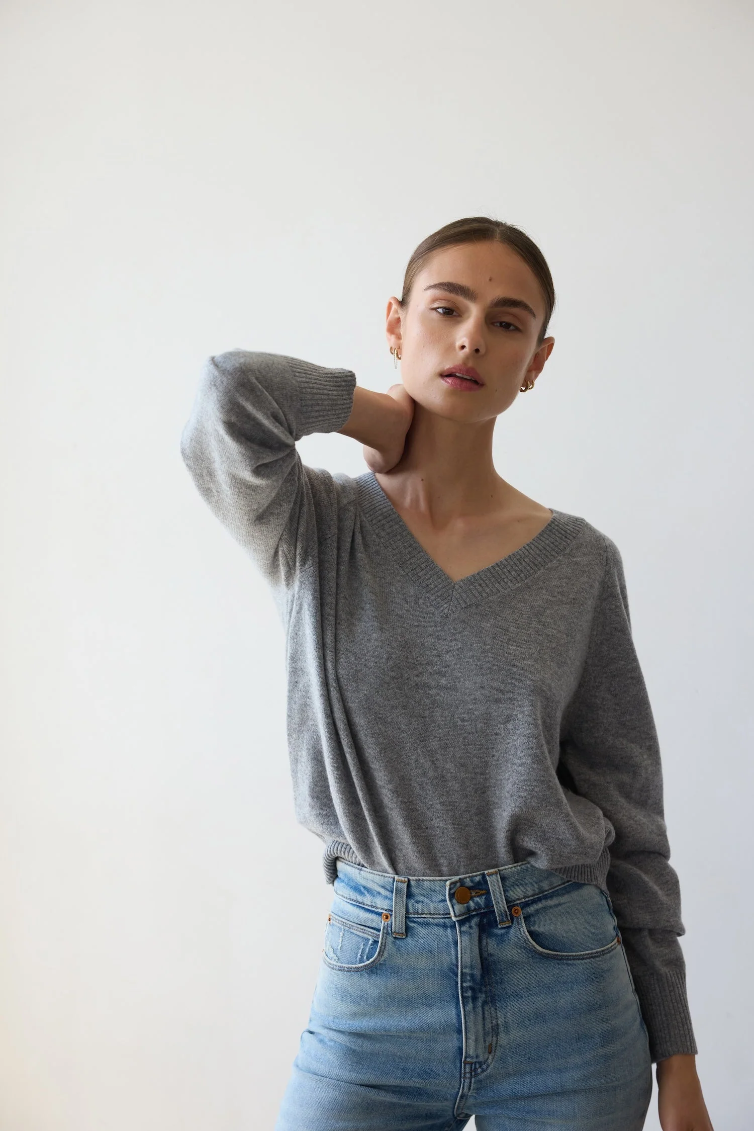 Jamie Haller - The V Fave Cashmere Sweater in Light Heather