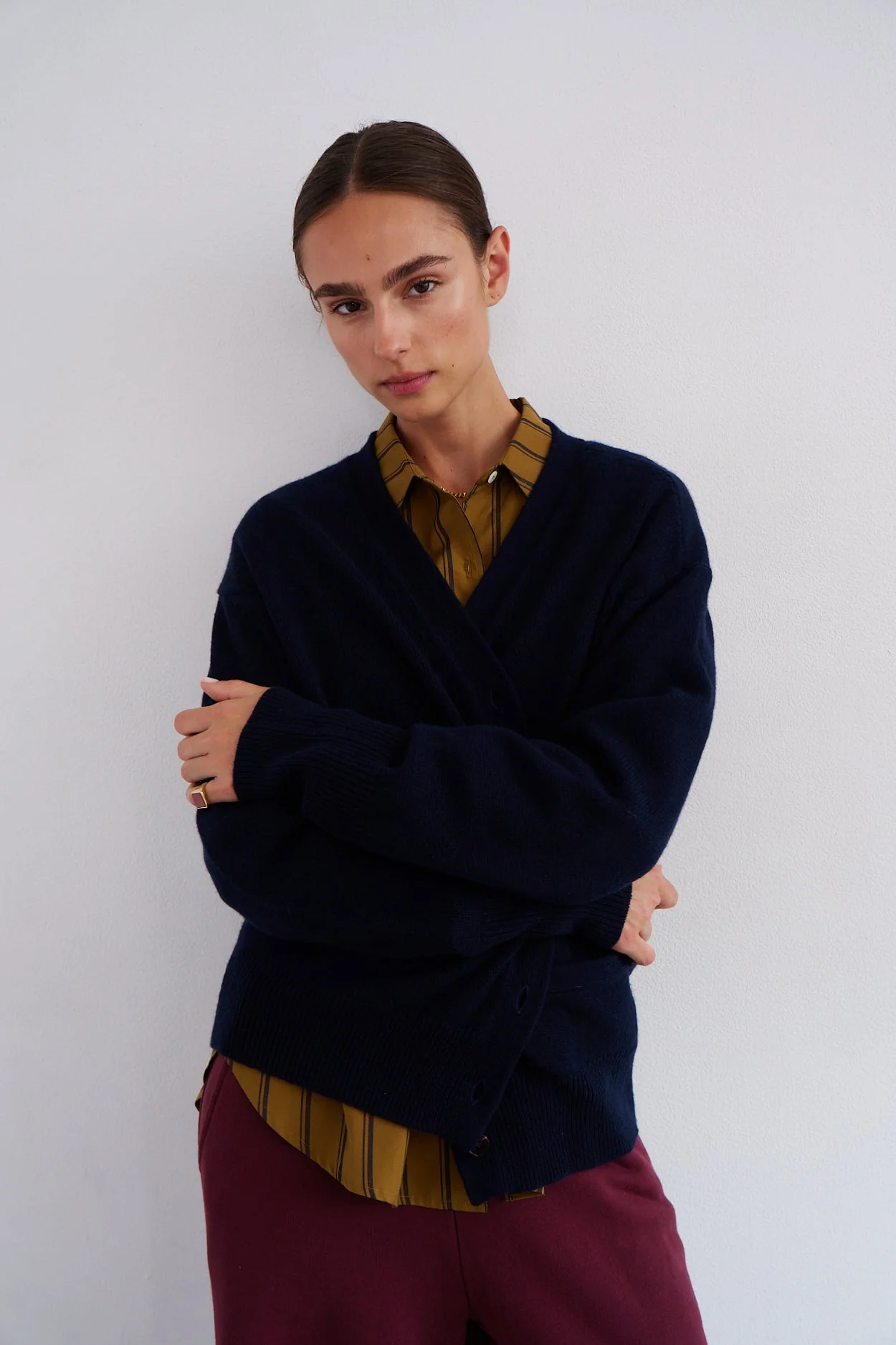 Jamie Haller - The Welt Pocket Cashmere Cardigan in Navy - Image 16