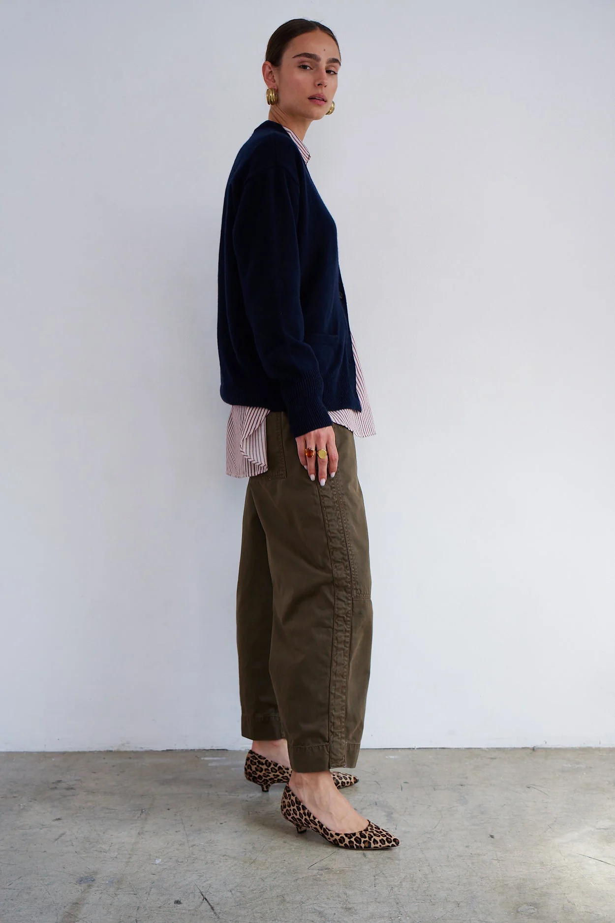 Jamie Haller - The Welt Pocket Cashmere Cardigan in Navy - Image 4