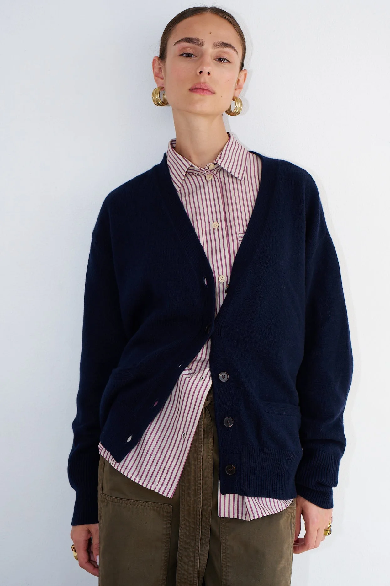 Jamie Haller - The Welt Pocket Cashmere Cardigan in Navy - Image 9