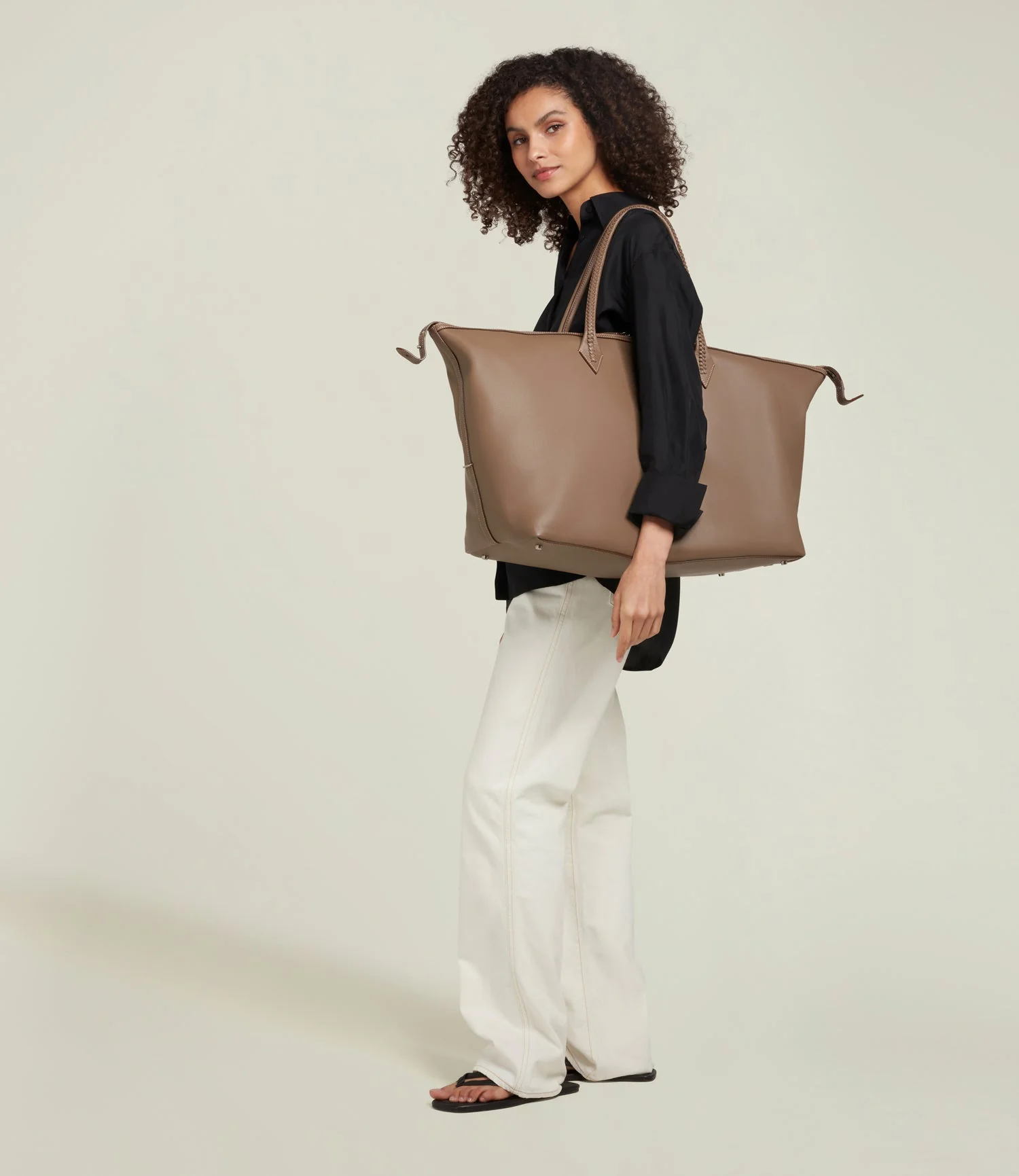 Metier - Vérité Weekend Bag Smooth Calfskin Taupe - Image 4