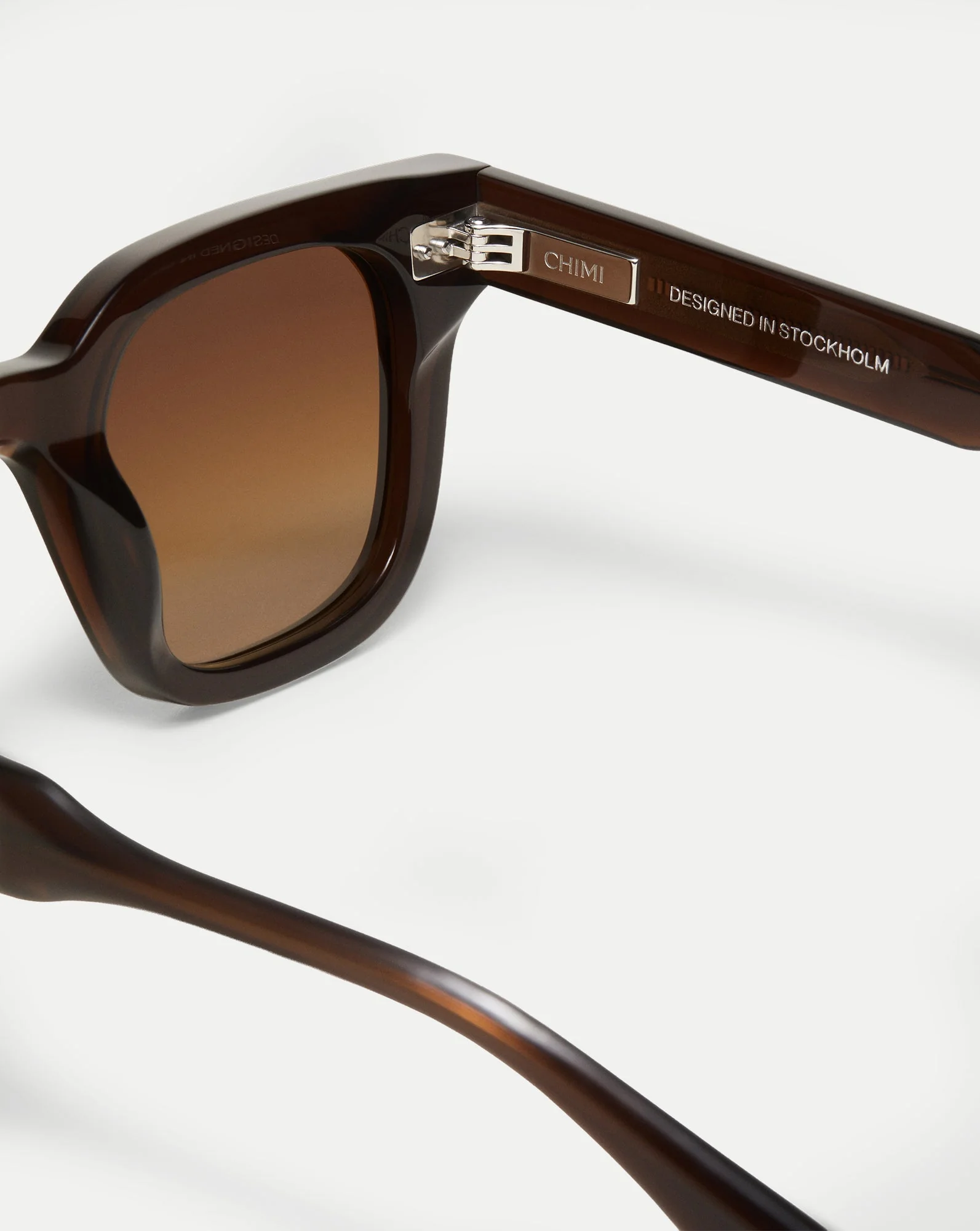 Veronica Beard - 04 Square Sunglasses - Image 3