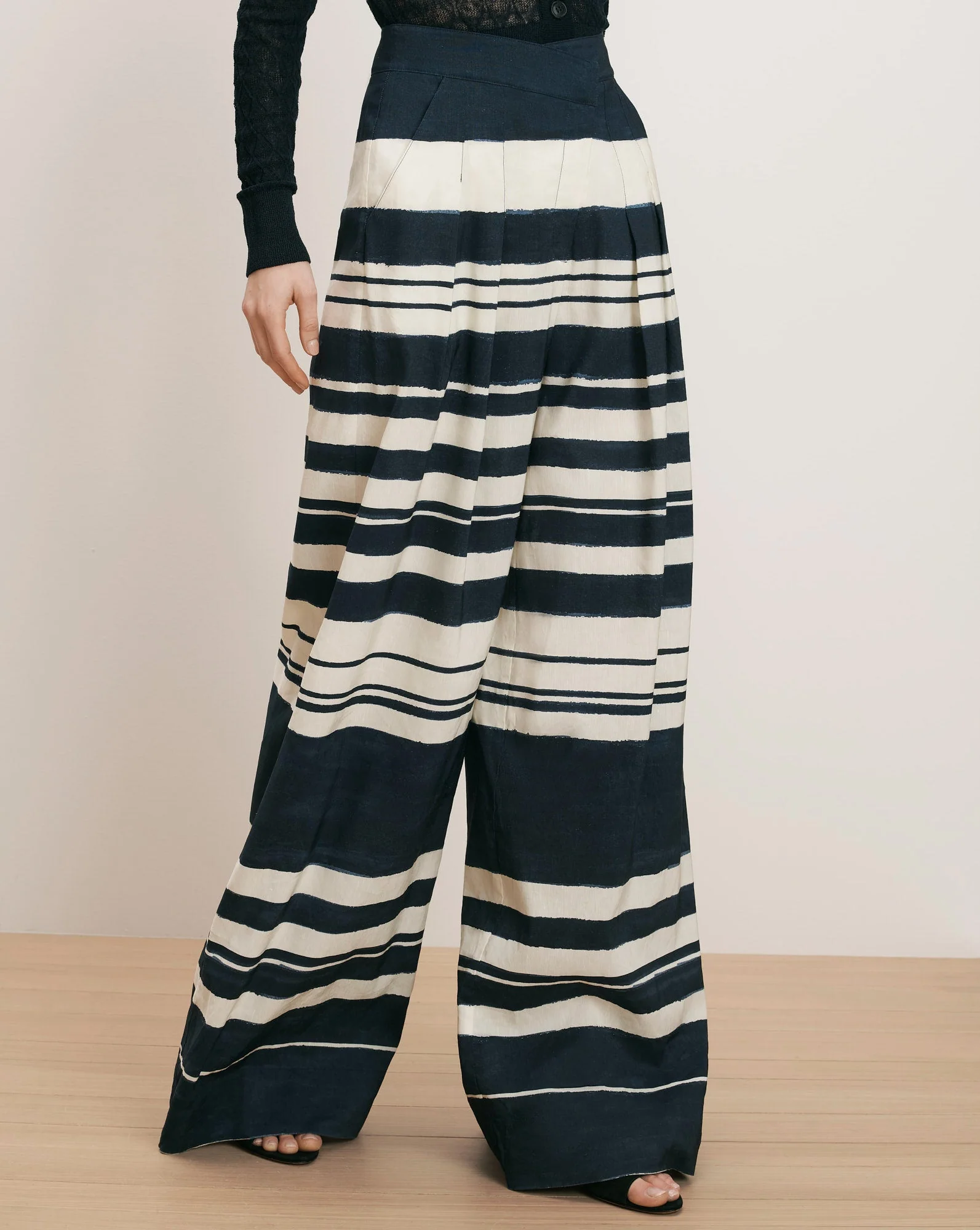 Veronica Beard - Heron Crossover Waistband Pant - Image 2