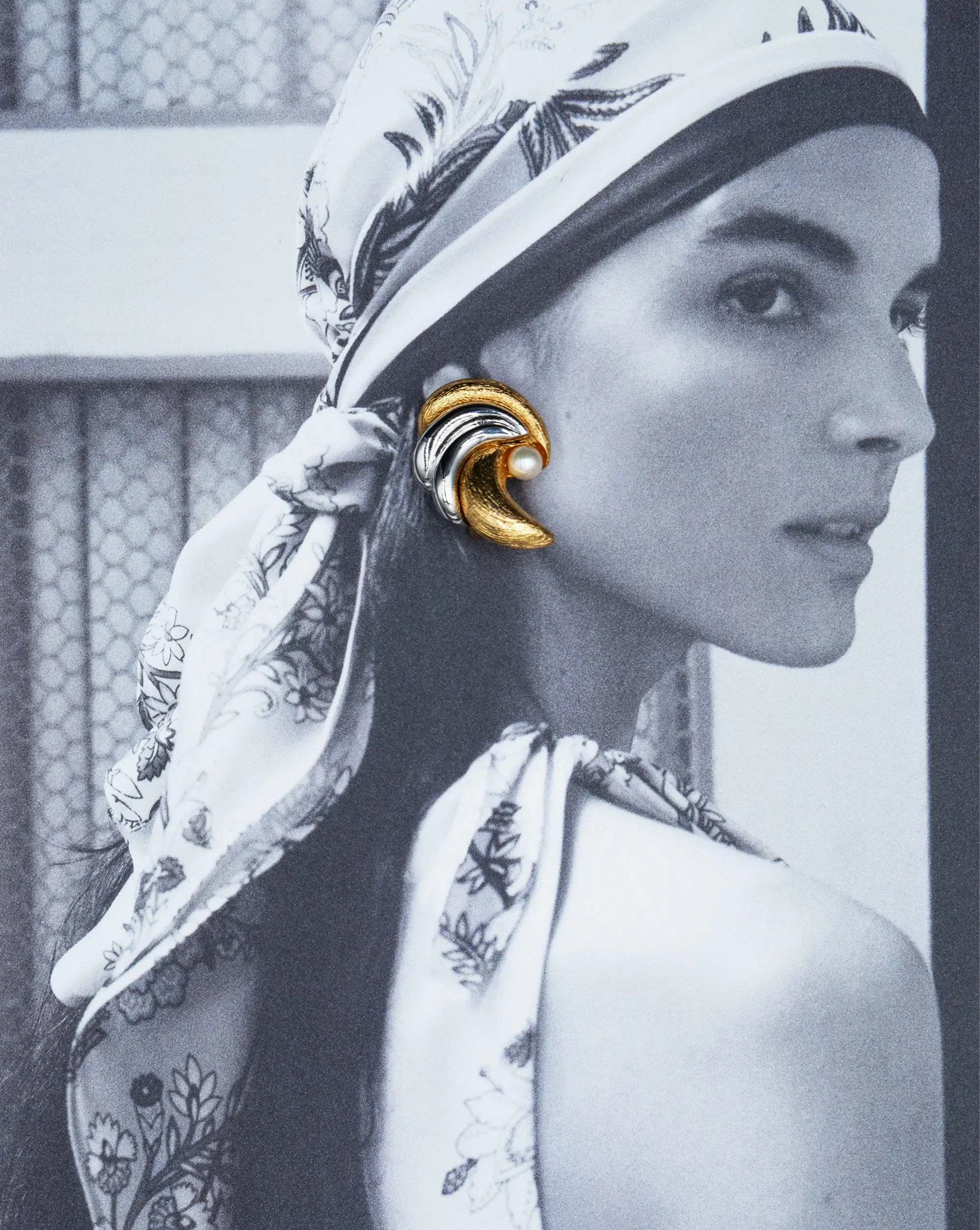 Veronica Beard - Vintage Two Tone Clip On Earrings - Image 4