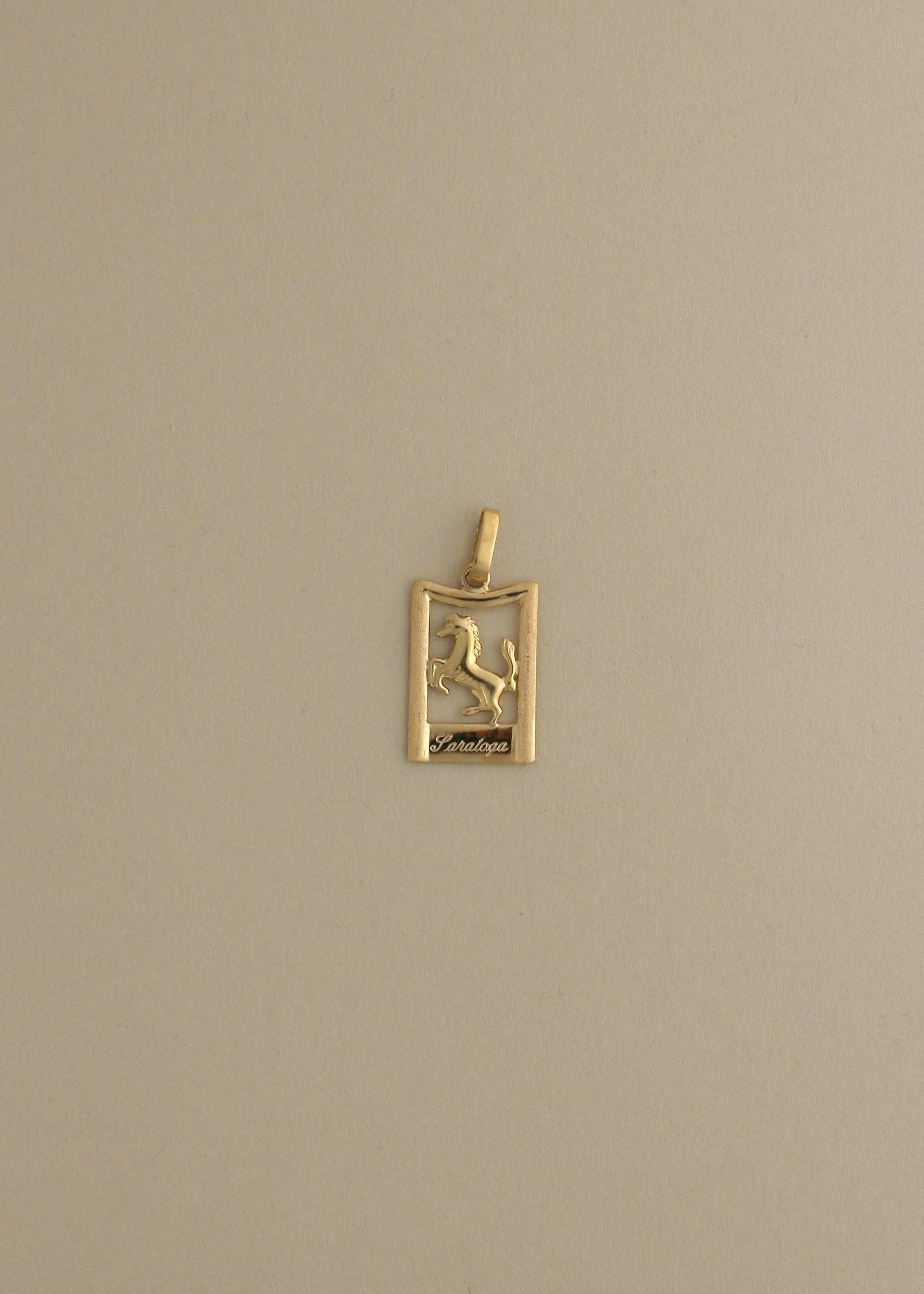 Kinn - Vintage 18k Saratoga Race Horse Pendant