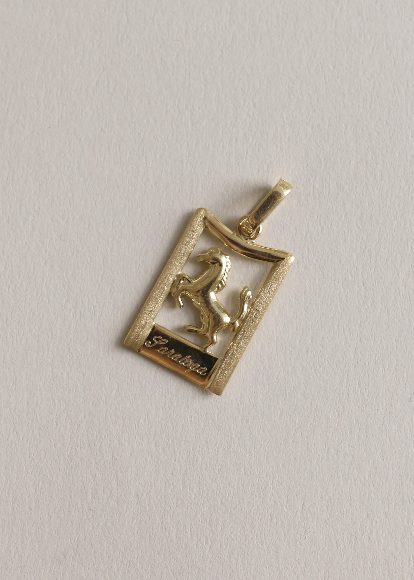 Kinn - Vintage 18k Saratoga Race Horse Pendant - Image 3