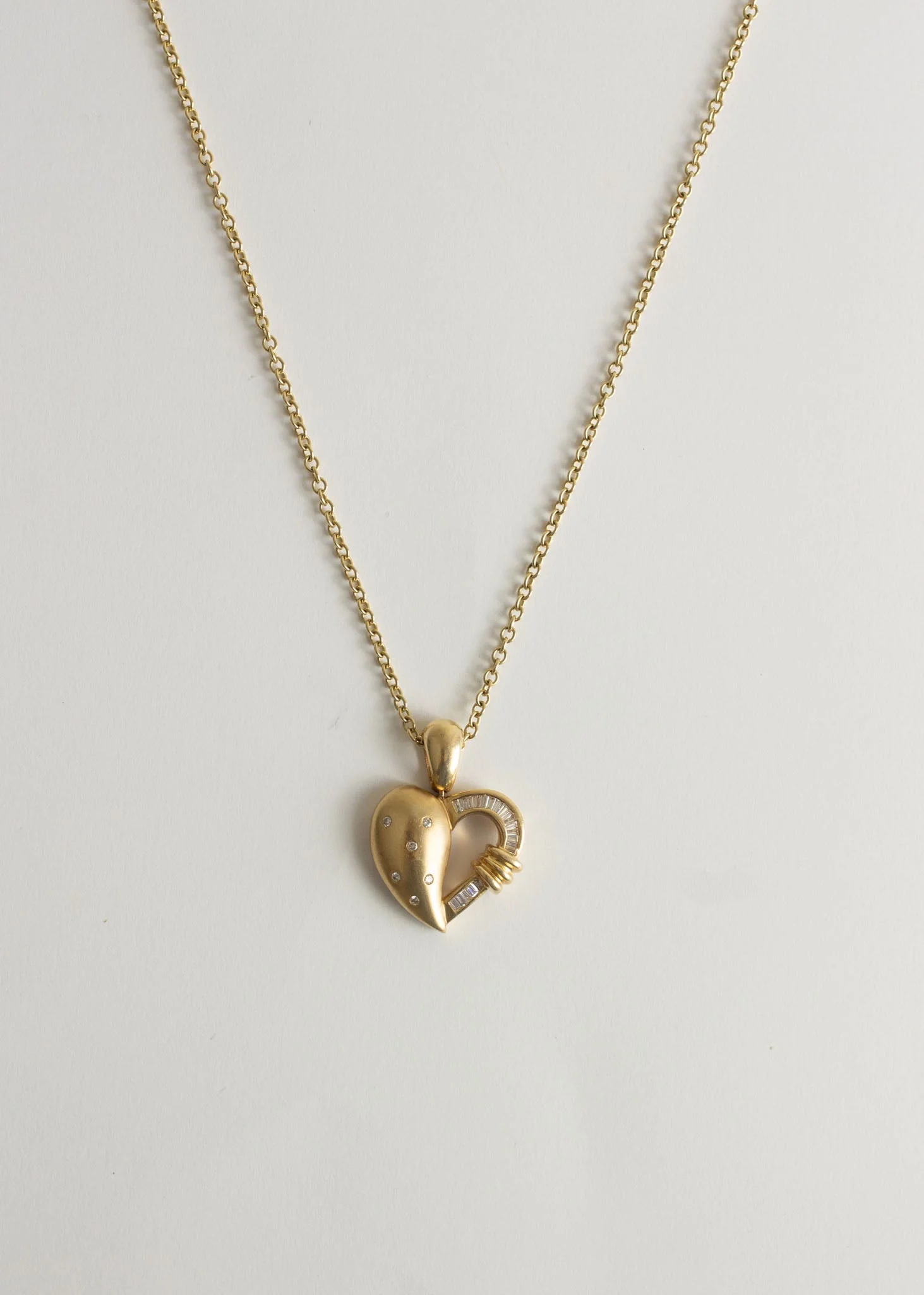 Kinn - Vintage Asymmetrical Heart Pendant - Image 3