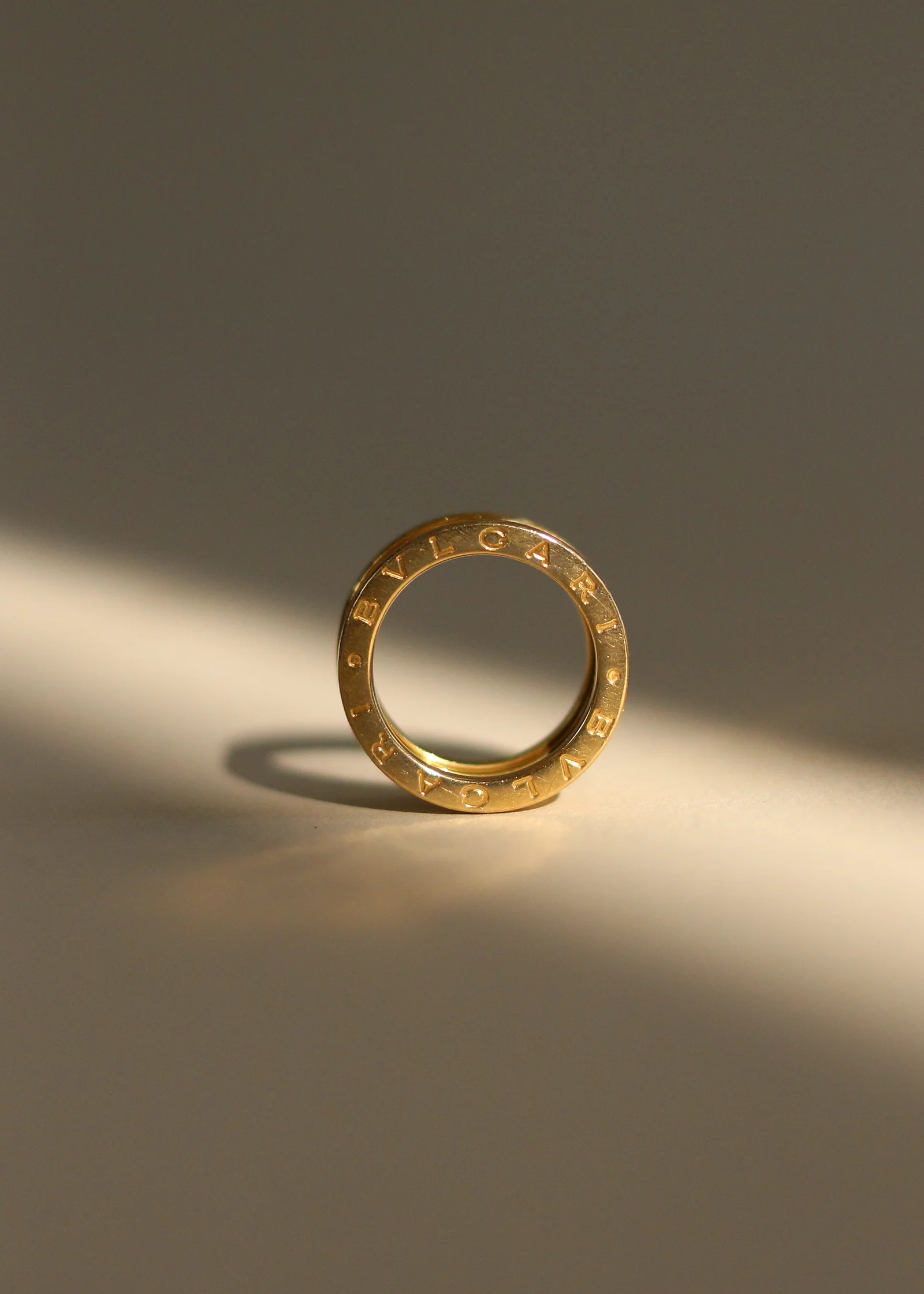 Kinn - Vintage Bulgari 18k Slider Gold Ring - Image 3