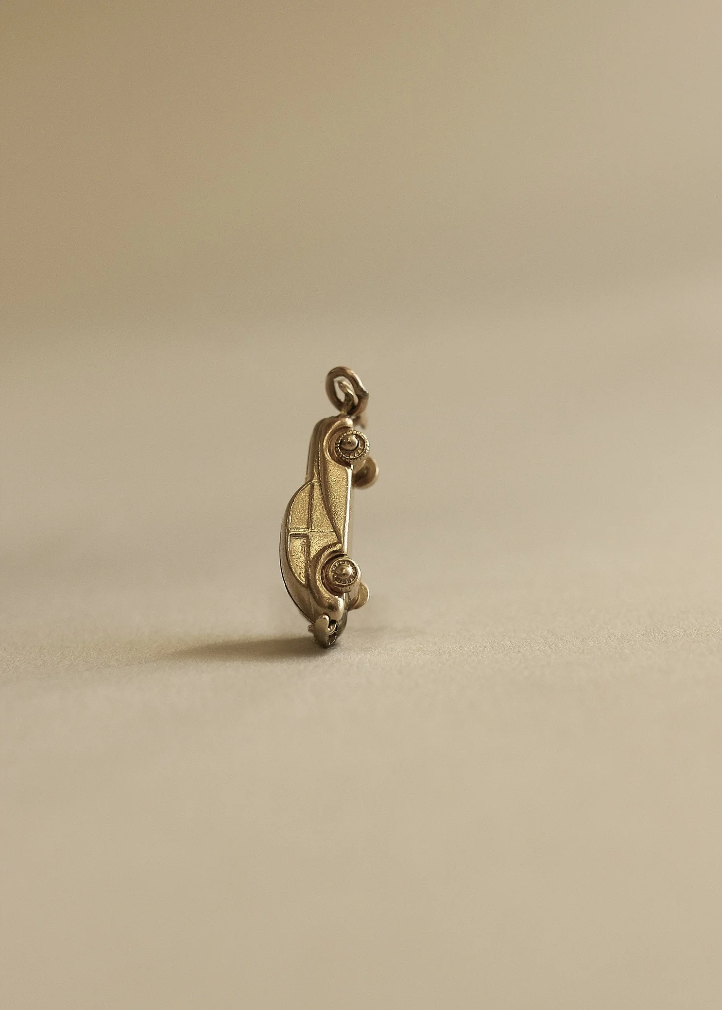 Kinn - Vintage Car Pendant - Image 2