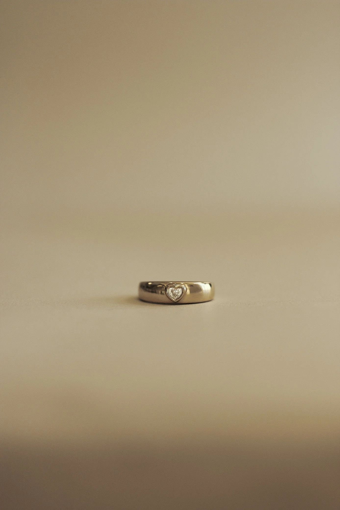 Kinn - Vintage Diamond Heart Dome Ring