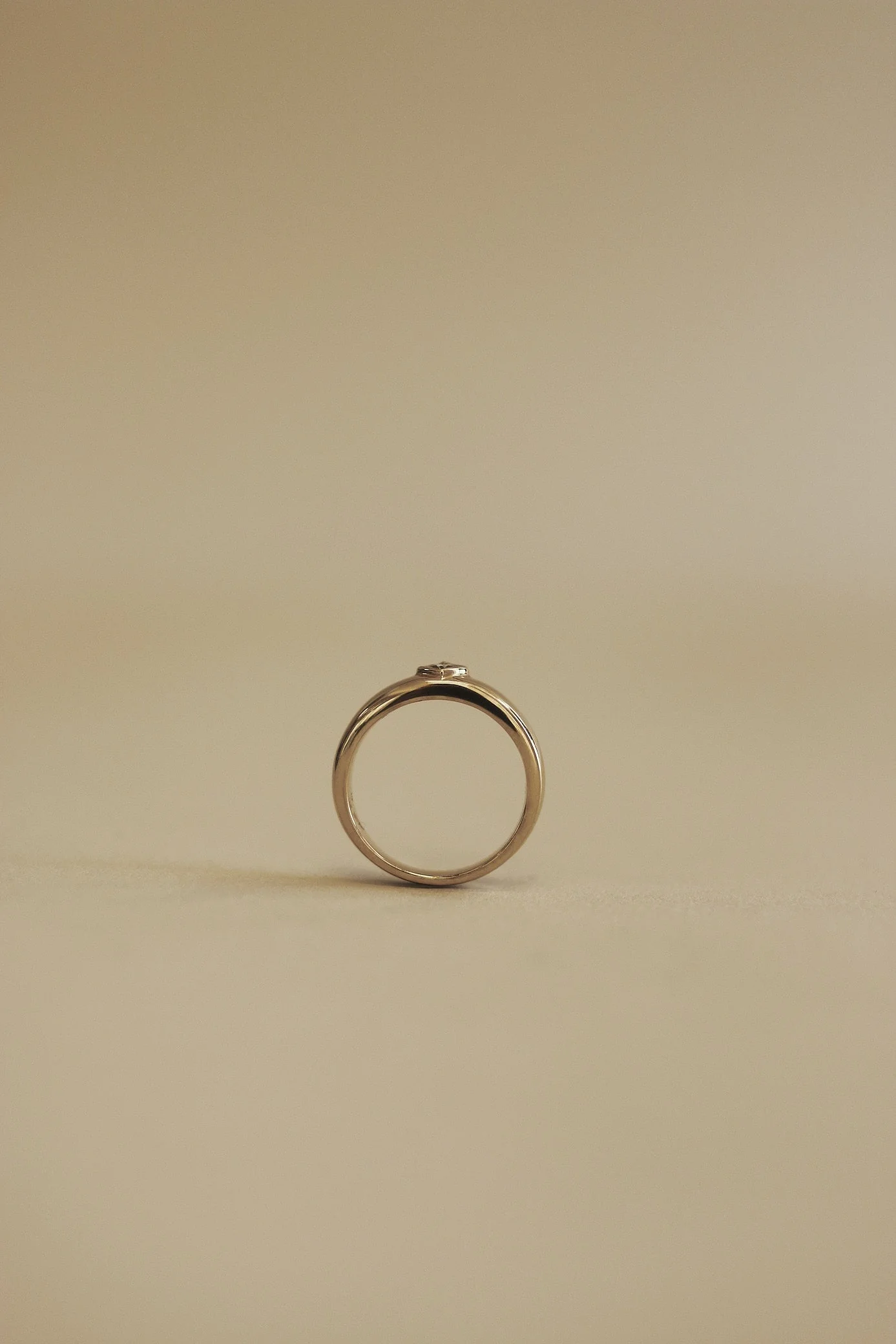 Kinn - Vintage Diamond Heart Dome Ring - Image 4