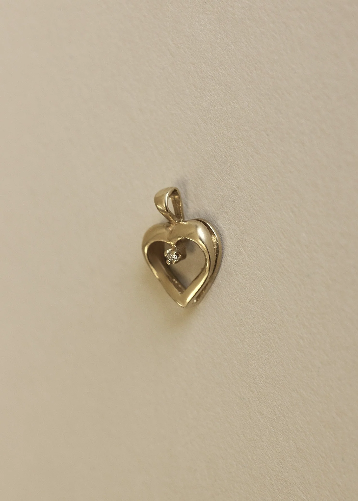 Kinn - Vintage Diamond Outline Heart Pendant - Image 5
